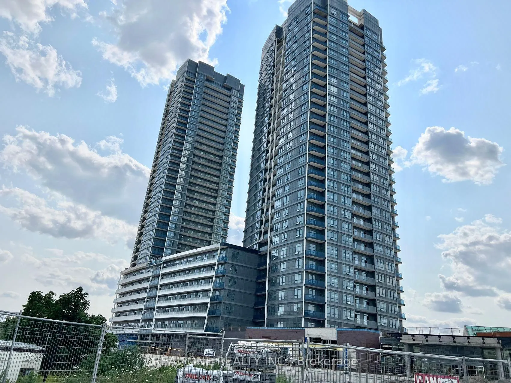 Photo 1 of Unit B-2501, 1 Promenade Circle, Vaughan, Brownridge — HOMEH
