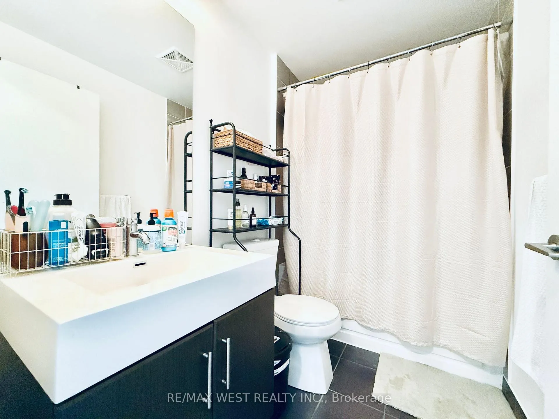 Photo 19 of Unit 811, 35 Brian Peck Crescent, Toronto, Thorncliffe Park — HOMEH