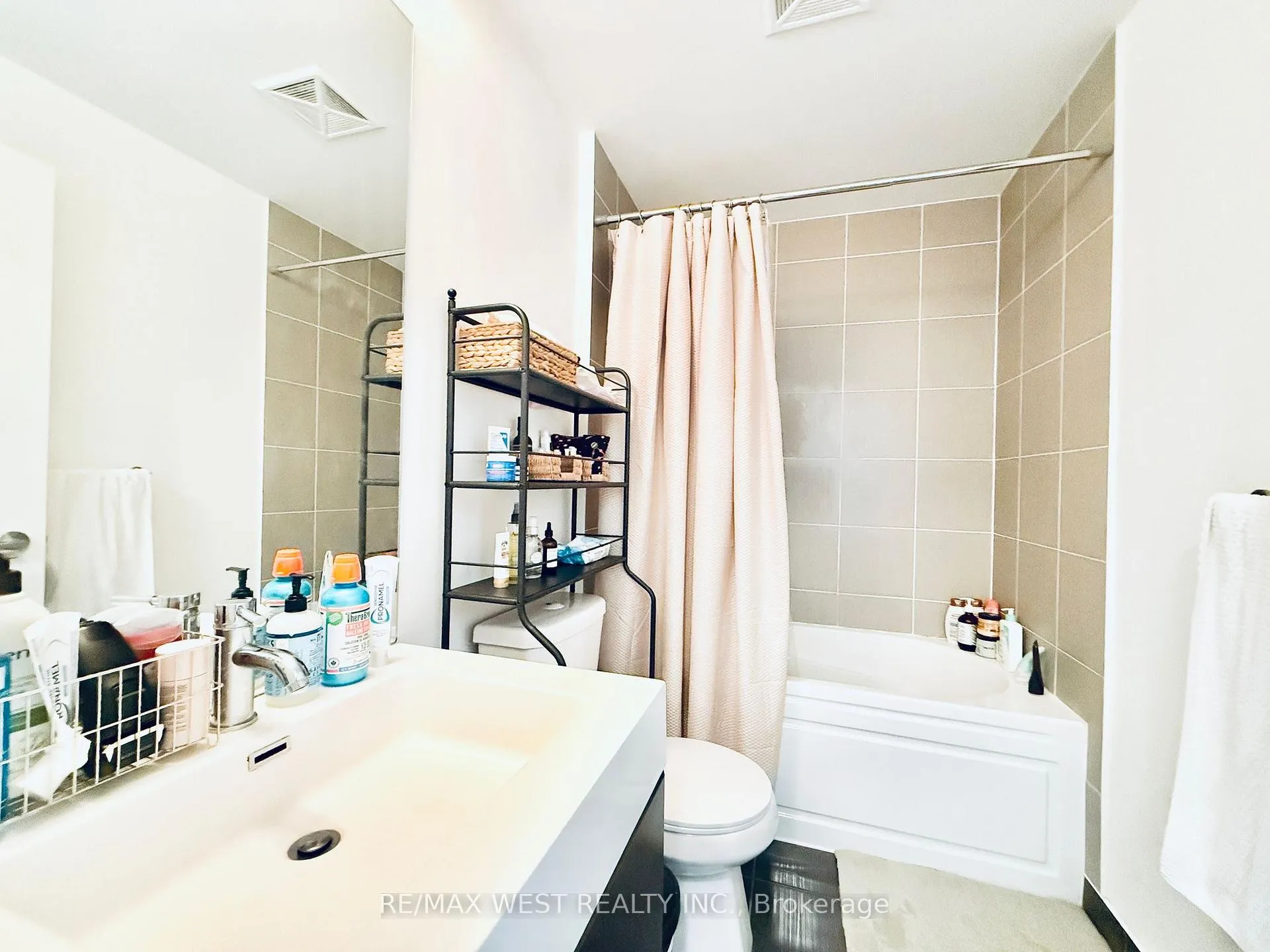 Photo 20 of Unit 811, 35 Brian Peck Crescent, Toronto, Thorncliffe Park — HOMEH