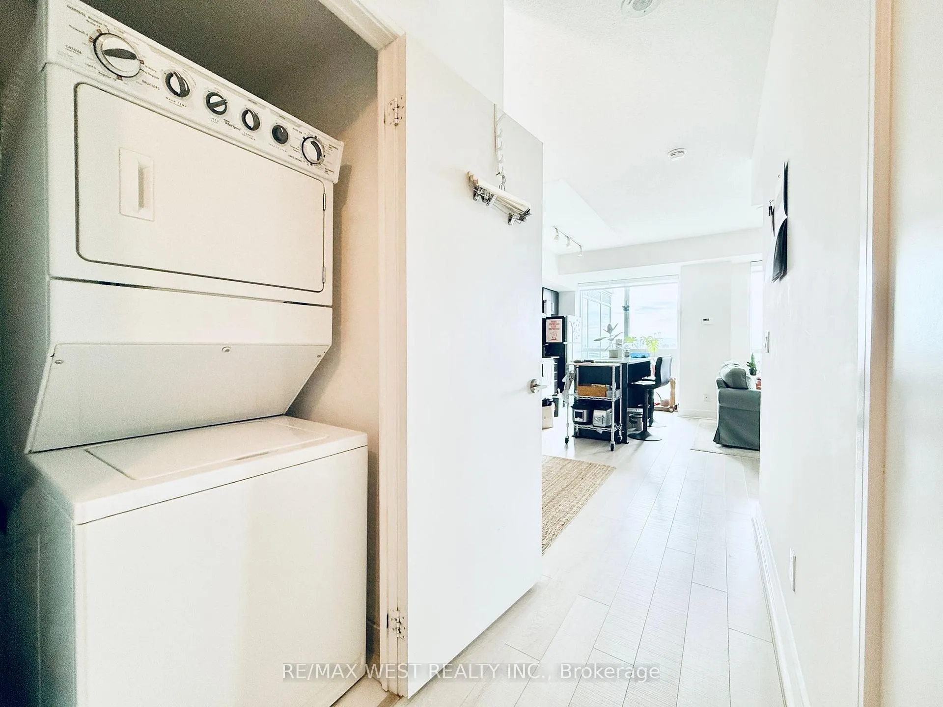 Photo 21 of Unit 811, 35 Brian Peck Crescent, Toronto, Thorncliffe Park — HOMEH