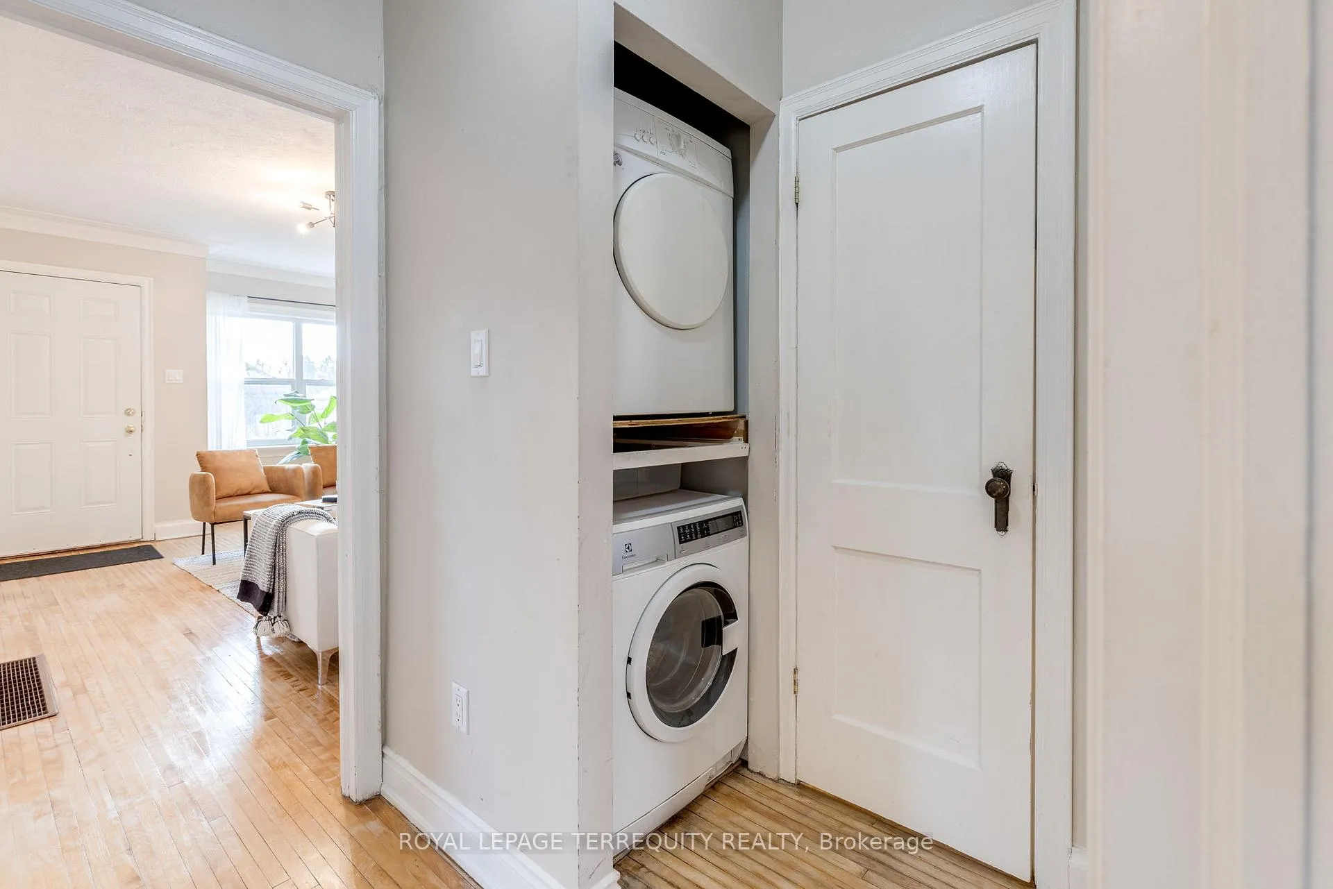 Photo 16 of 4 Dunkirk Road, Toronto, Danforth Village-East York — HOMEH