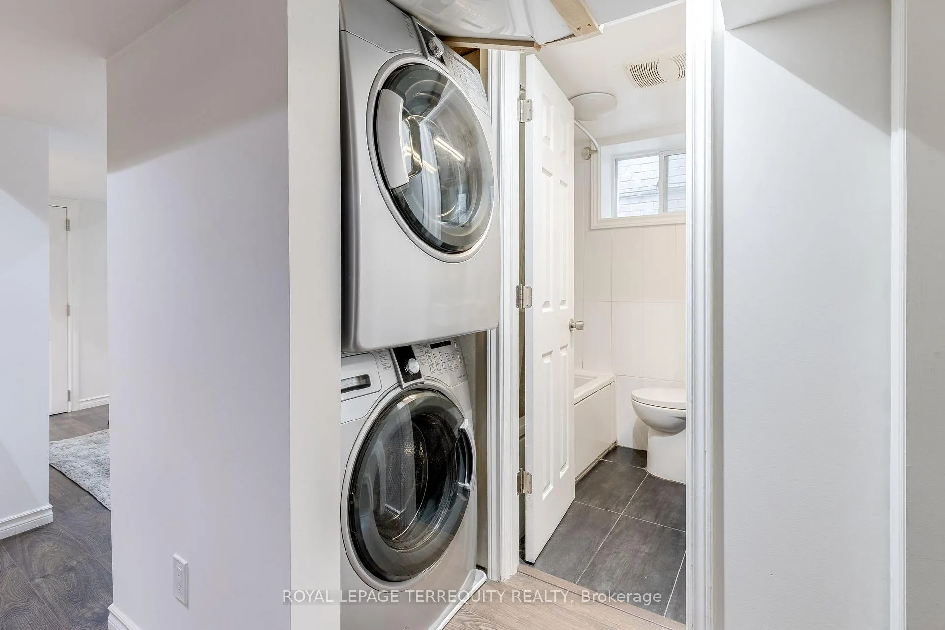 Photo 27 of 4 Dunkirk Road, Toronto, Danforth Village-East York — HOMEH