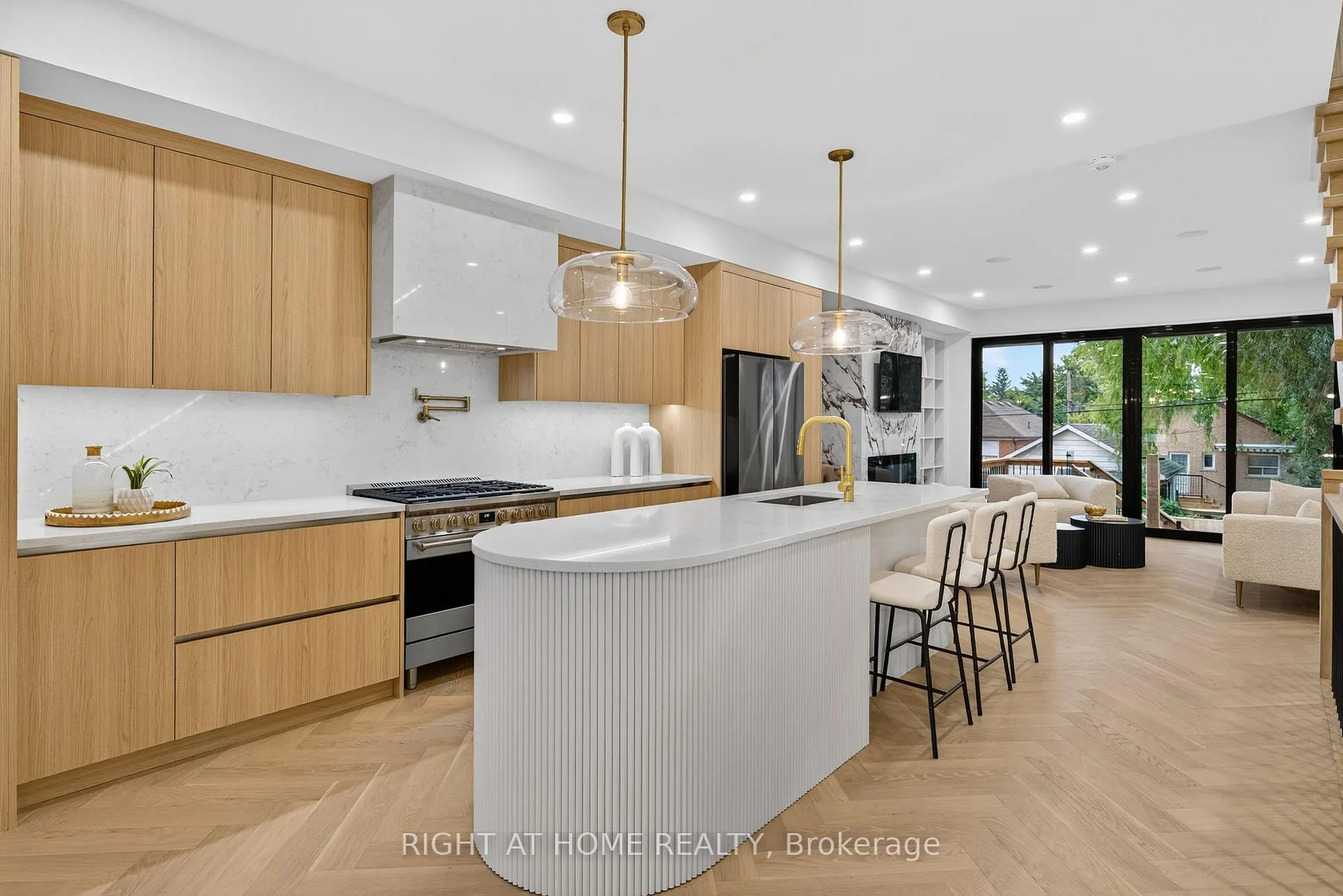 Photo 1 of 15A Rosemeade Avenue, Etobicoke, Stonegate-Queensway — HOMEH
