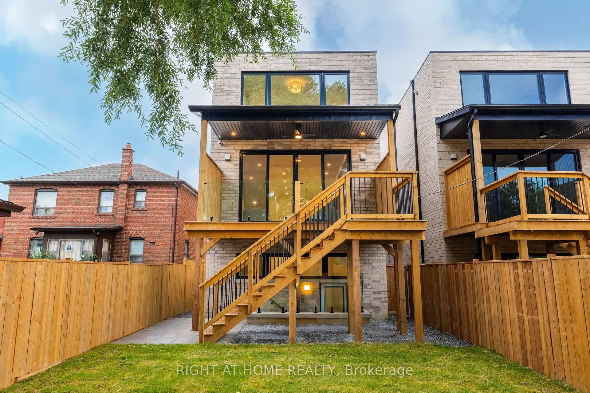 Photo 9 of 15A Rosemeade Avenue, Etobicoke, Stonegate-Queensway — HOMEH