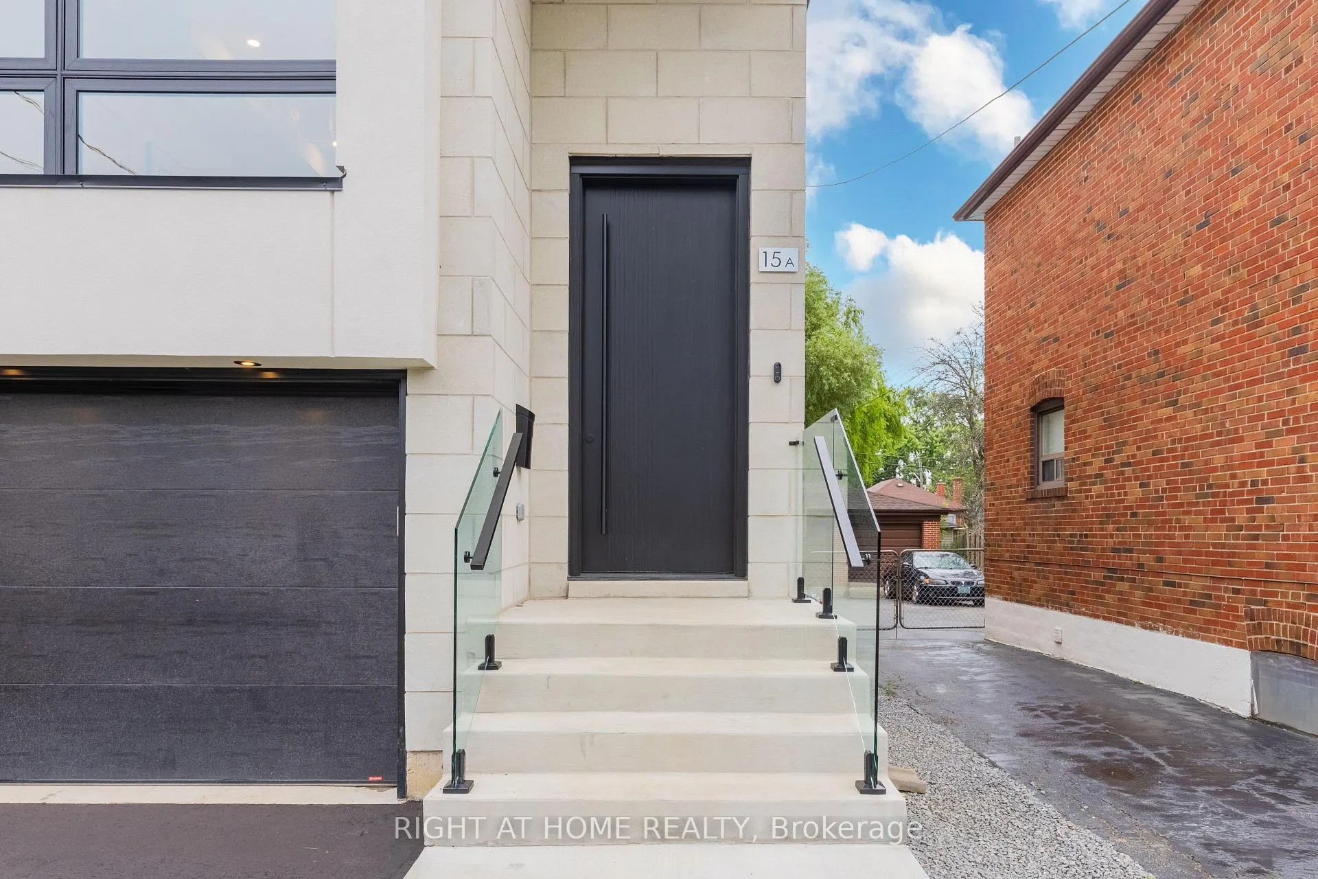 Photo 15 of 15A Rosemeade Avenue, Etobicoke, Stonegate-Queensway — HOMEH