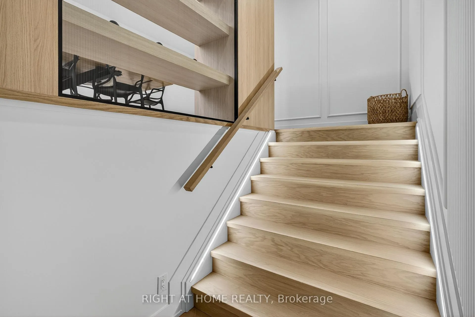 Photo 16 of 15A Rosemeade Avenue, Etobicoke, Stonegate-Queensway — HOMEH