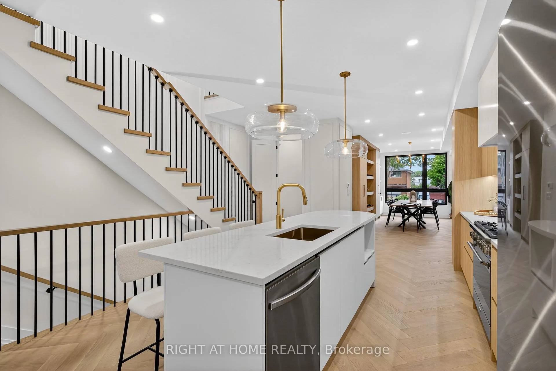 Photo 24 of 15A Rosemeade Avenue, Etobicoke, Stonegate-Queensway — HOMEH
