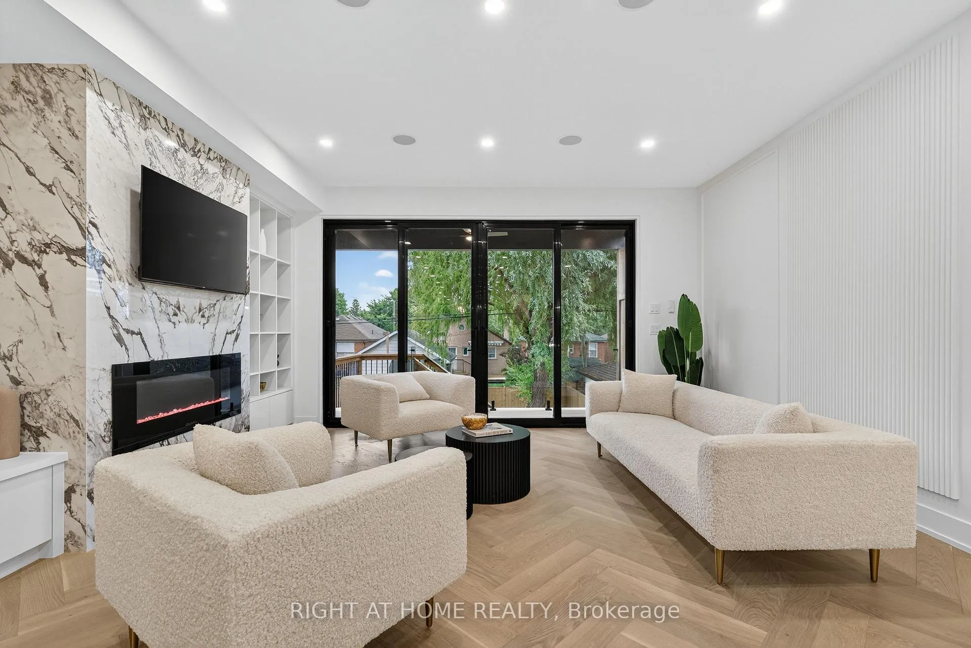 Photo 26 of 15A Rosemeade Avenue, Etobicoke, Stonegate-Queensway — HOMEH