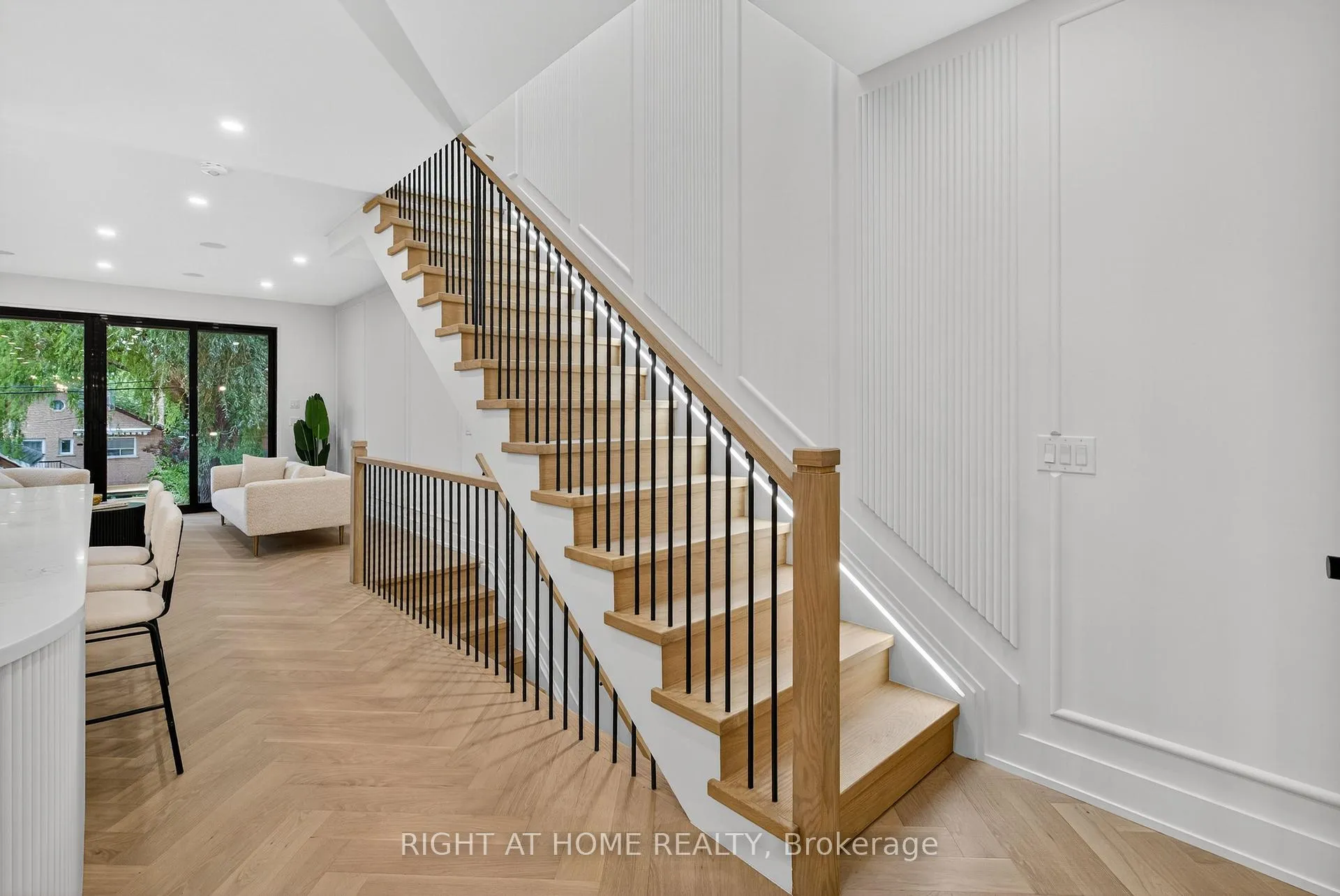 Photo 32 of 15A Rosemeade Avenue, Etobicoke, Stonegate-Queensway — HOMEH
