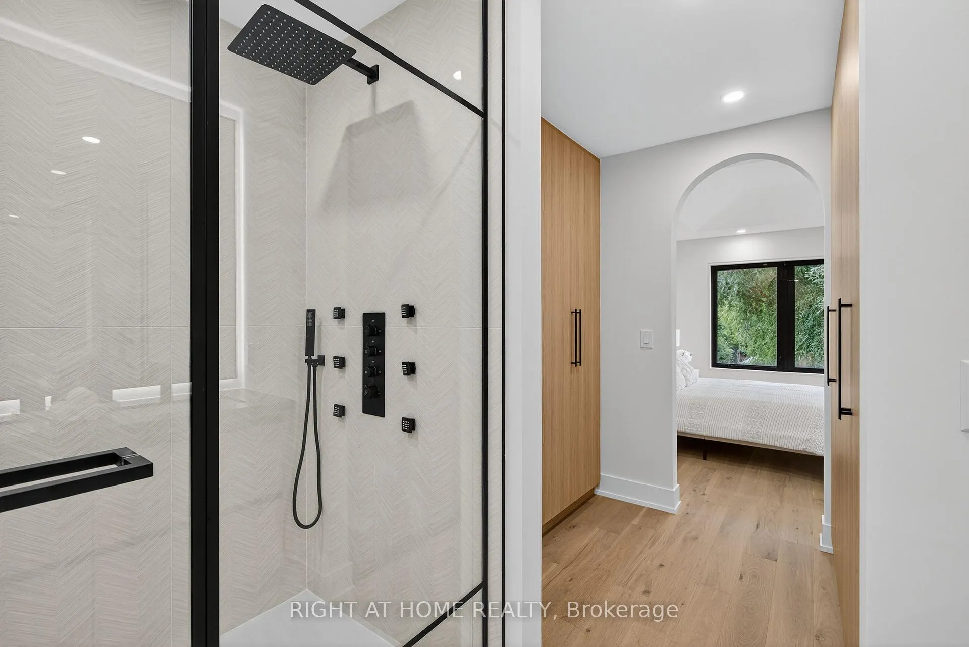 Photo 38 of 15A Rosemeade Avenue, Etobicoke, Stonegate-Queensway — HOMEH