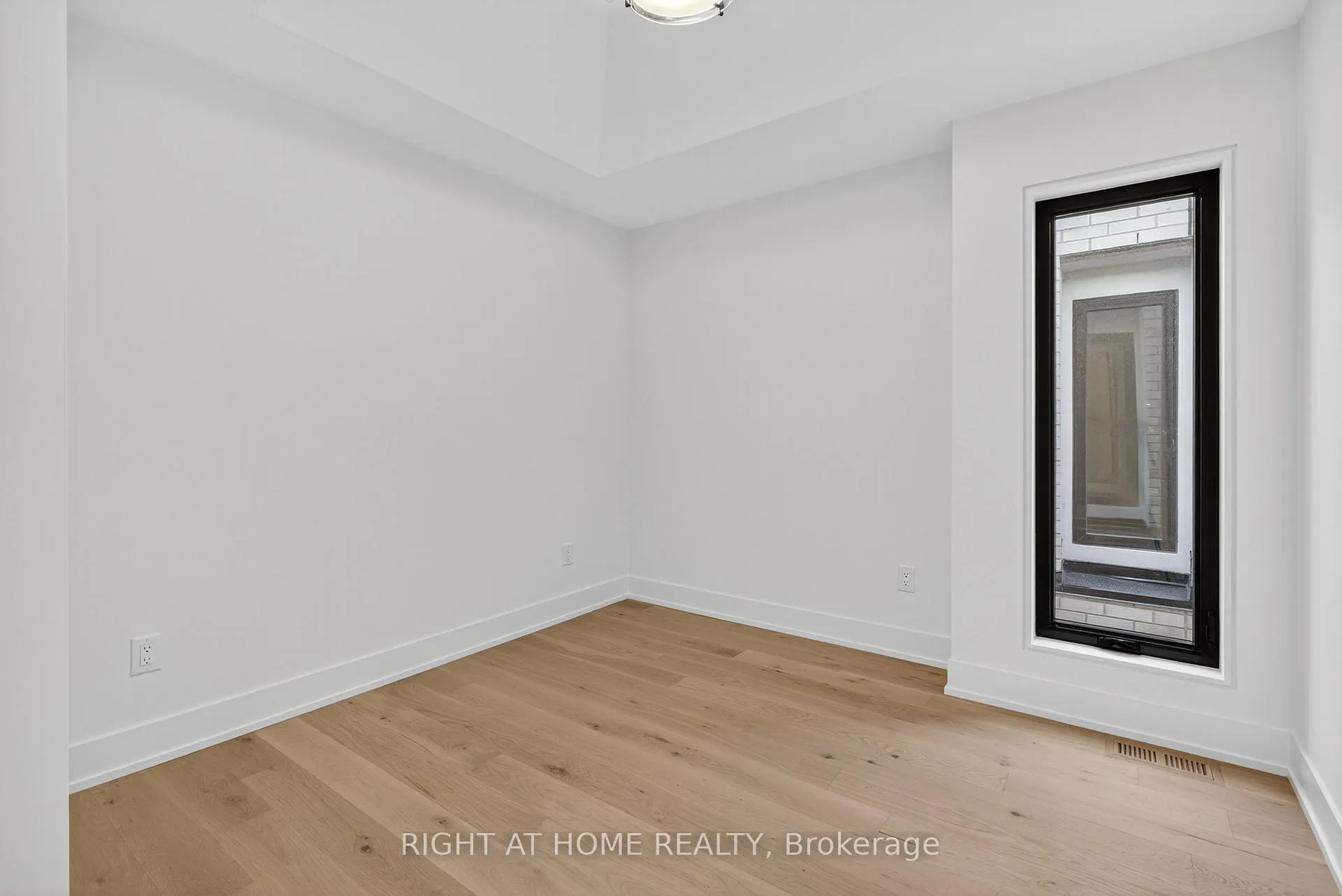 Photo 42 of 15A Rosemeade Avenue, Etobicoke, Stonegate-Queensway — HOMEH