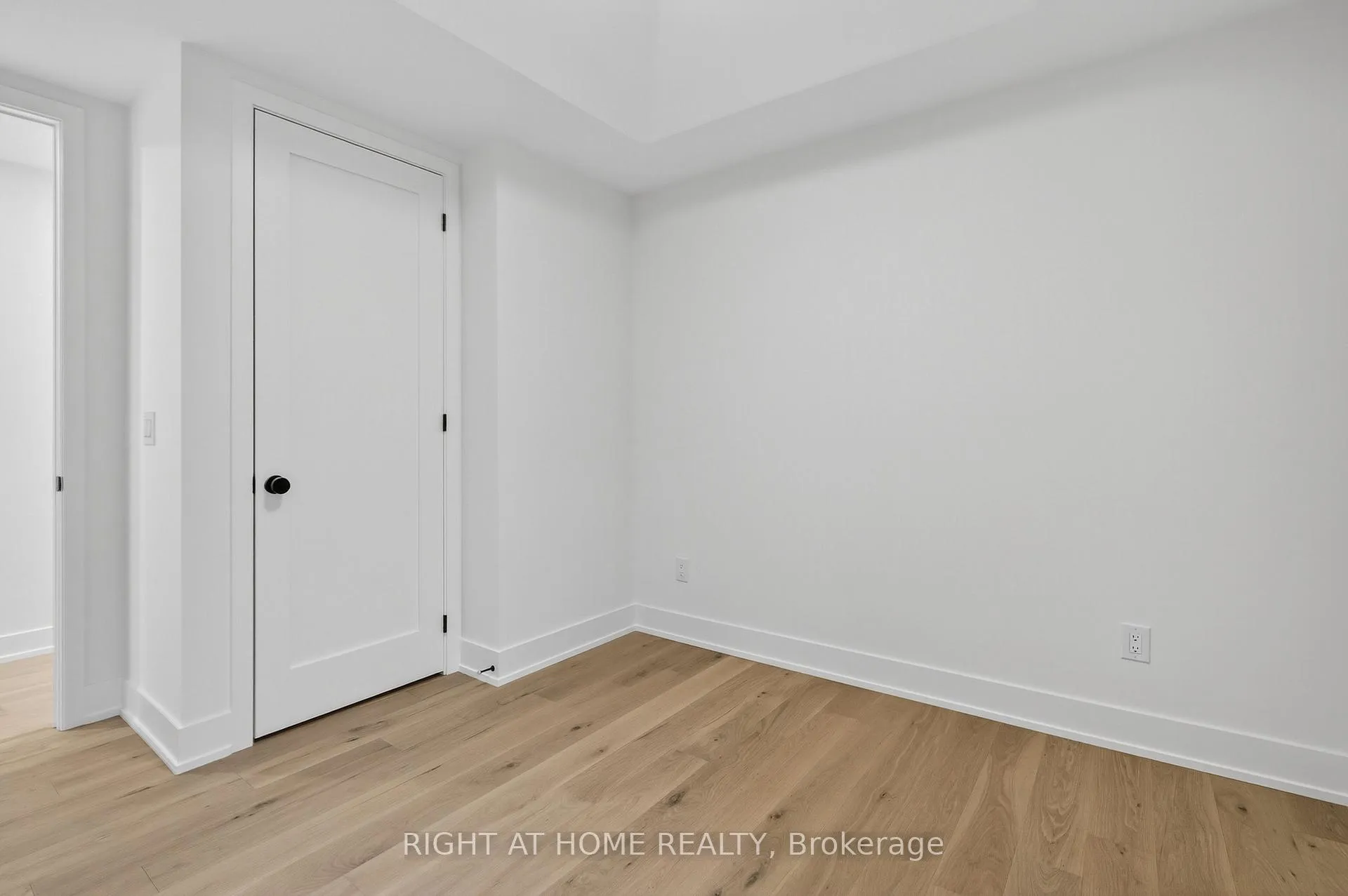 Photo 43 of 15A Rosemeade Avenue, Etobicoke, Stonegate-Queensway — HOMEH