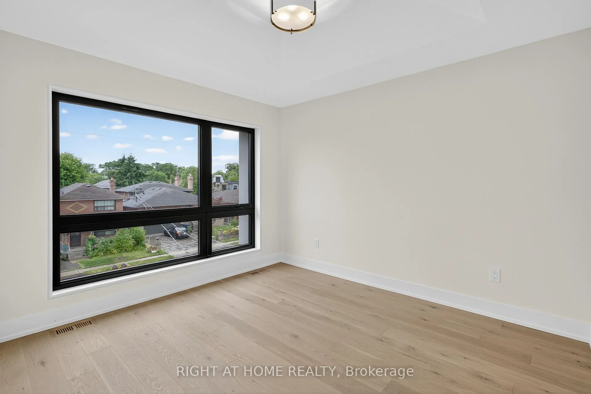 Photo 44 of 15A Rosemeade Avenue, Etobicoke, Stonegate-Queensway — HOMEH