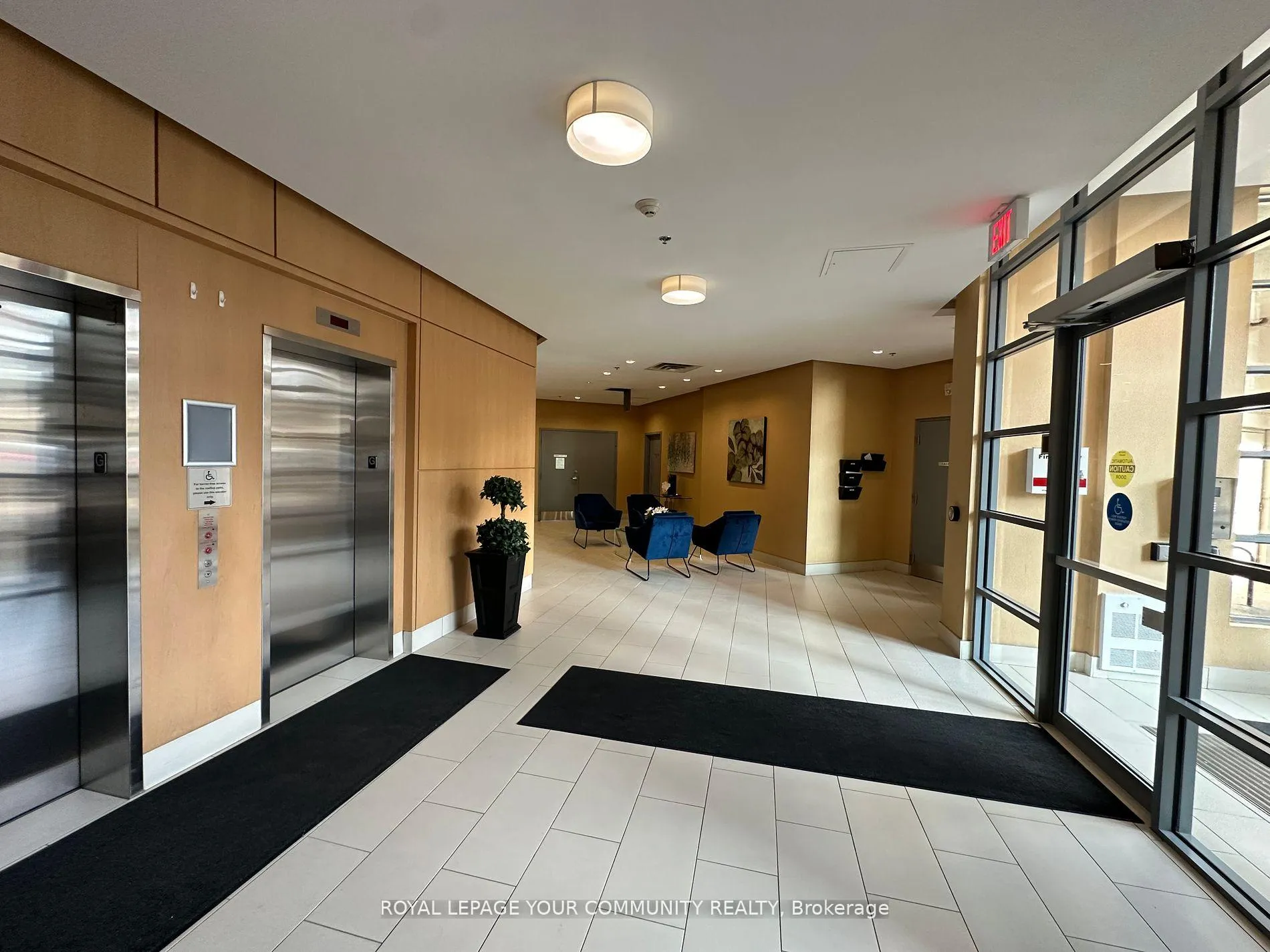 Photo 3 of Unit 309, 7730 Kipling Avenue, Vaughan, Vaughan Grove — HOMEH