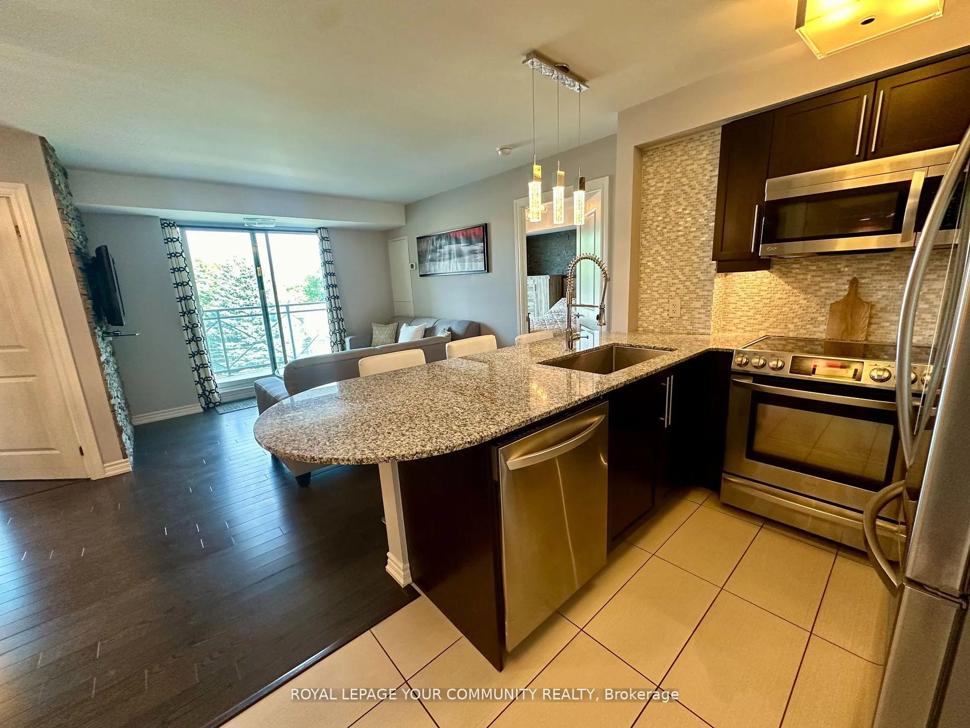 Photo 10 of Unit 309, 7730 Kipling Avenue, Vaughan, Vaughan Grove — HOMEH