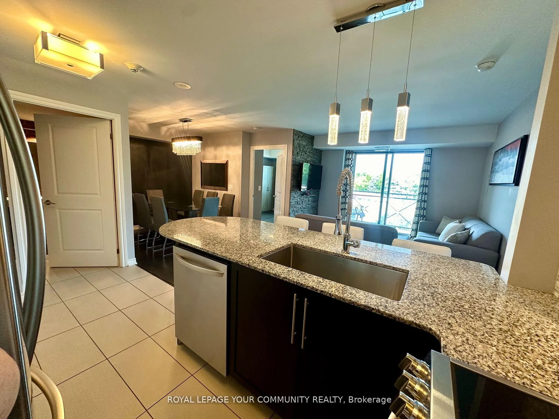 Photo 11 of Unit 309, 7730 Kipling Avenue, Vaughan, Vaughan Grove — HOMEH