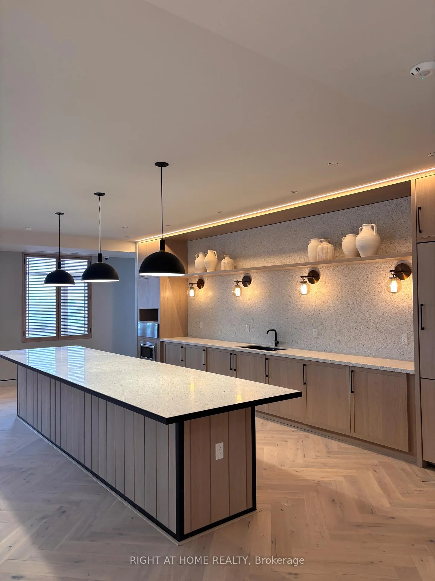 Photo 12 of Unit 4205, 195 Commerce Street, Vaughan, Vaughan Corporate Centre — HOMEH