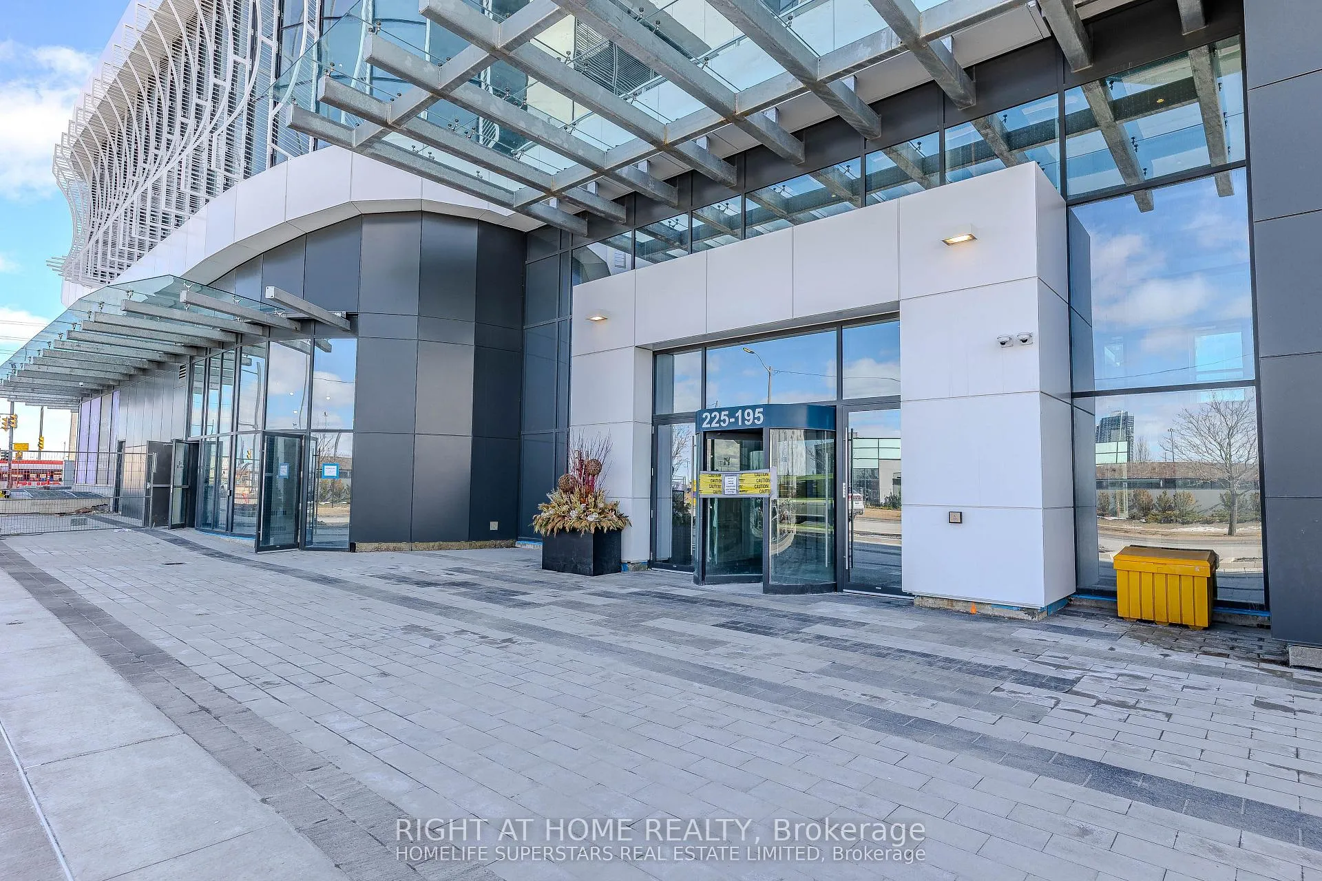 Photo 16 of Unit 4205, 195 Commerce Street, Vaughan, Vaughan Corporate Centre — HOMEH