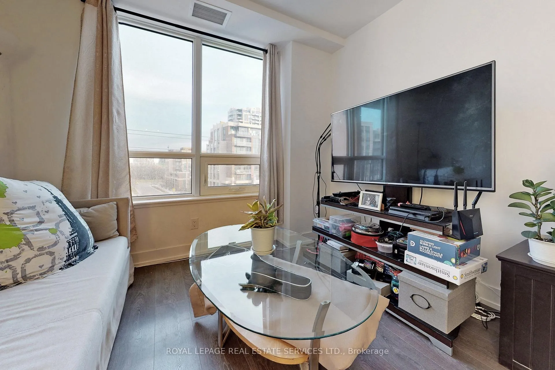 Photo 5 of Unit 515w, 268 Buchanan Drive, Markham, Unionville — HOMEH