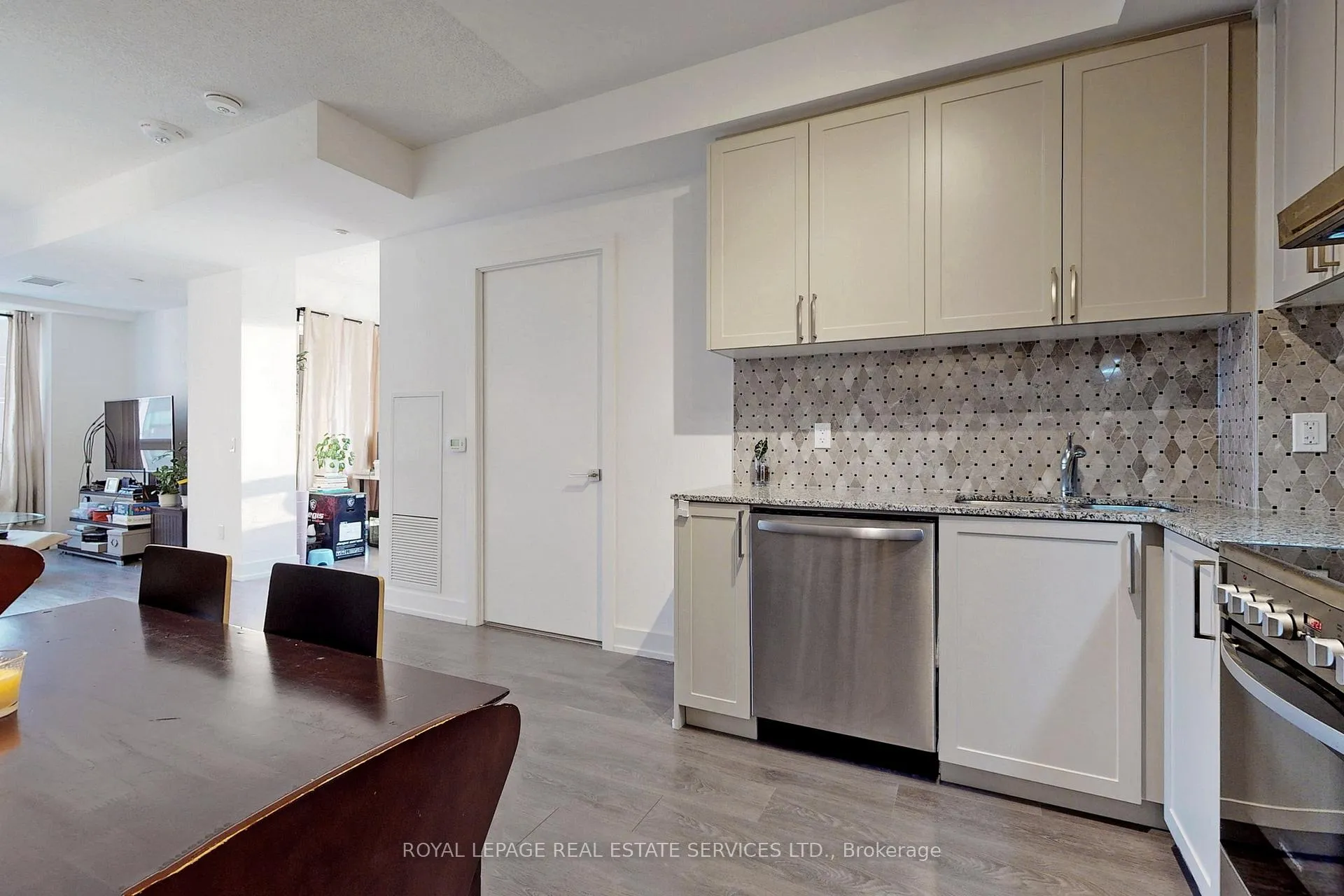 Photo 7 of Unit 515w, 268 Buchanan Drive, Markham, Unionville — HOMEH