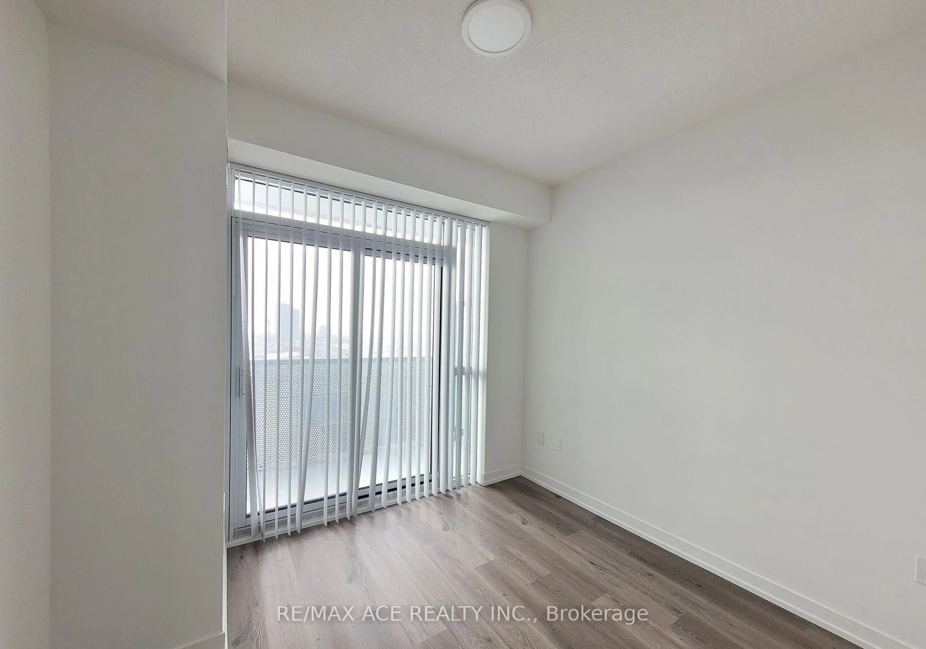 Photo 4 of Unit 807, 225 Commerce Street, Vaughan, Vaughan Corporate Centre — HOMEH