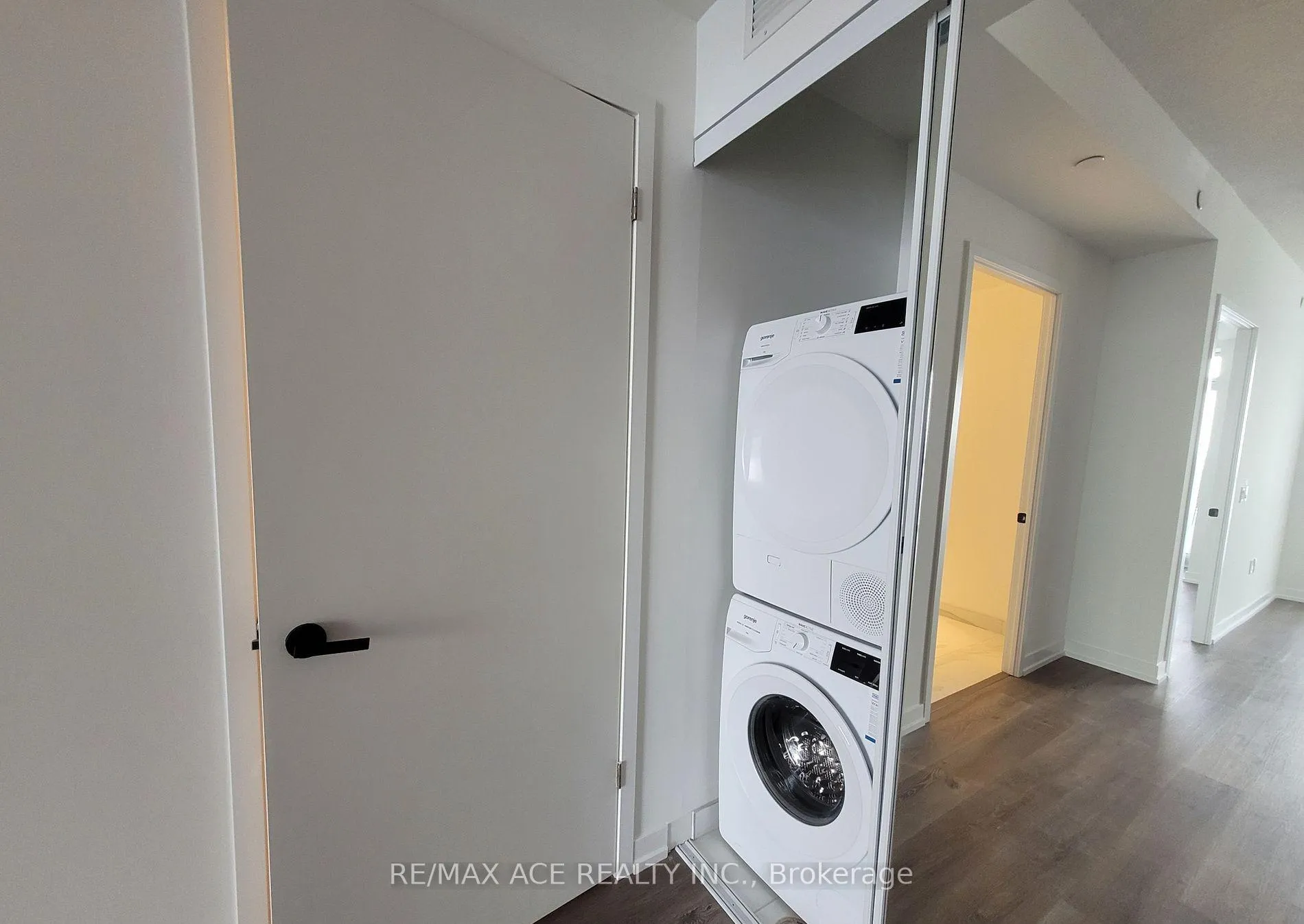 Photo 7 of Unit 807, 225 Commerce Street, Vaughan, Vaughan Corporate Centre — HOMEH