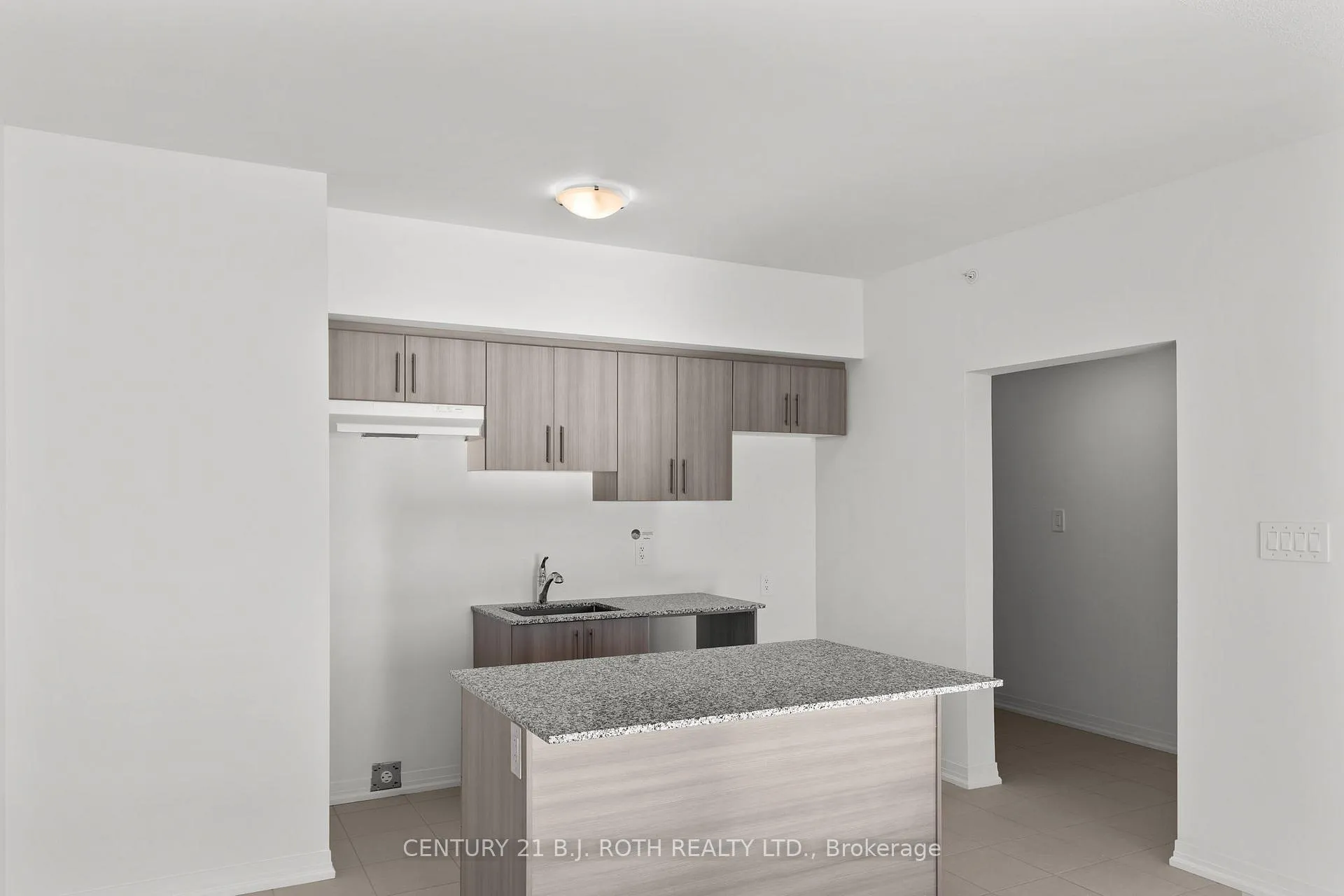 Photo 9 of Unit 303, 15 Kneeshaw Drive, Barrie, Rural Barrie Southeast — HOMEH