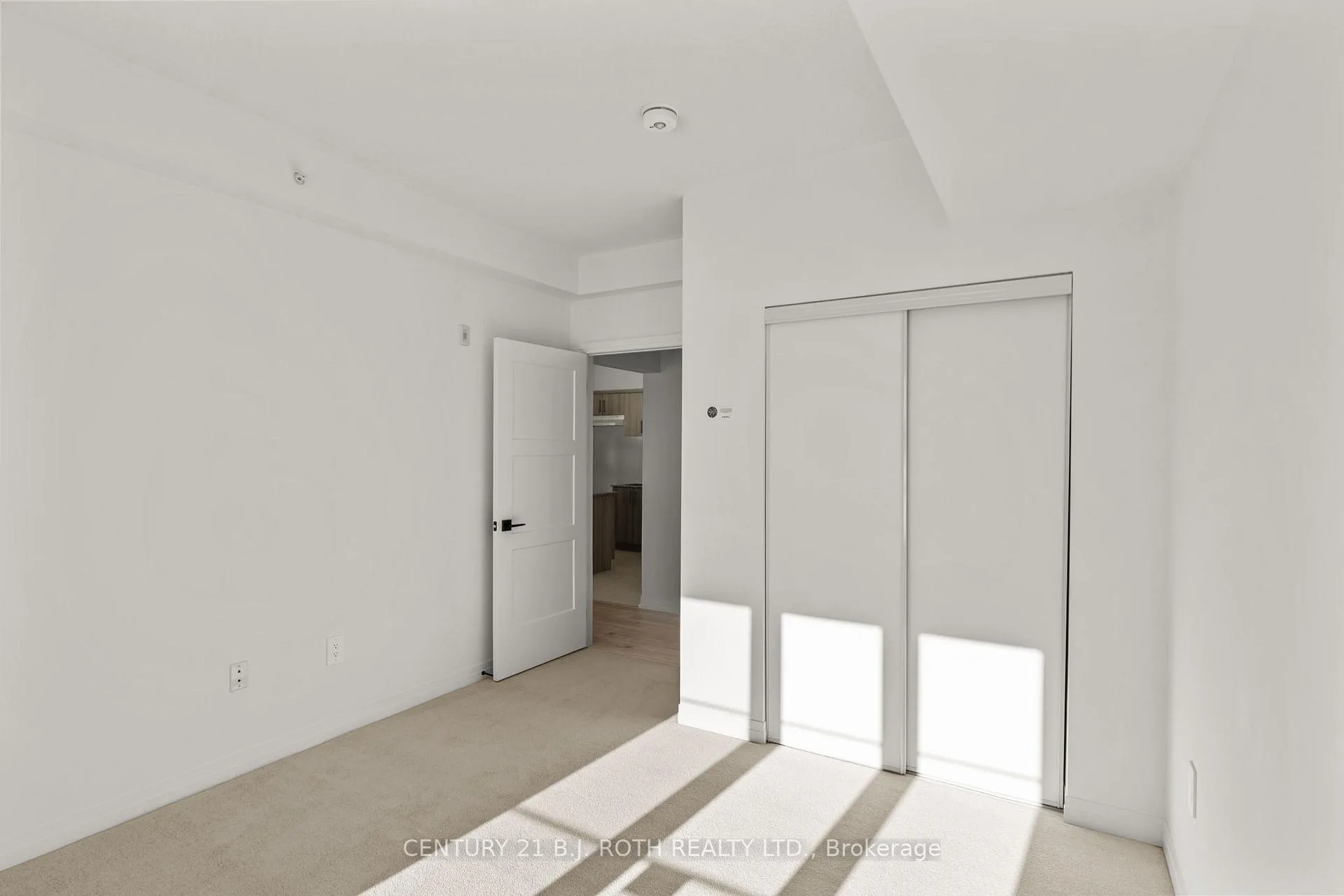 Photo 18 of Unit 303, 15 Kneeshaw Drive, Barrie, Rural Barrie Southeast — HOMEH