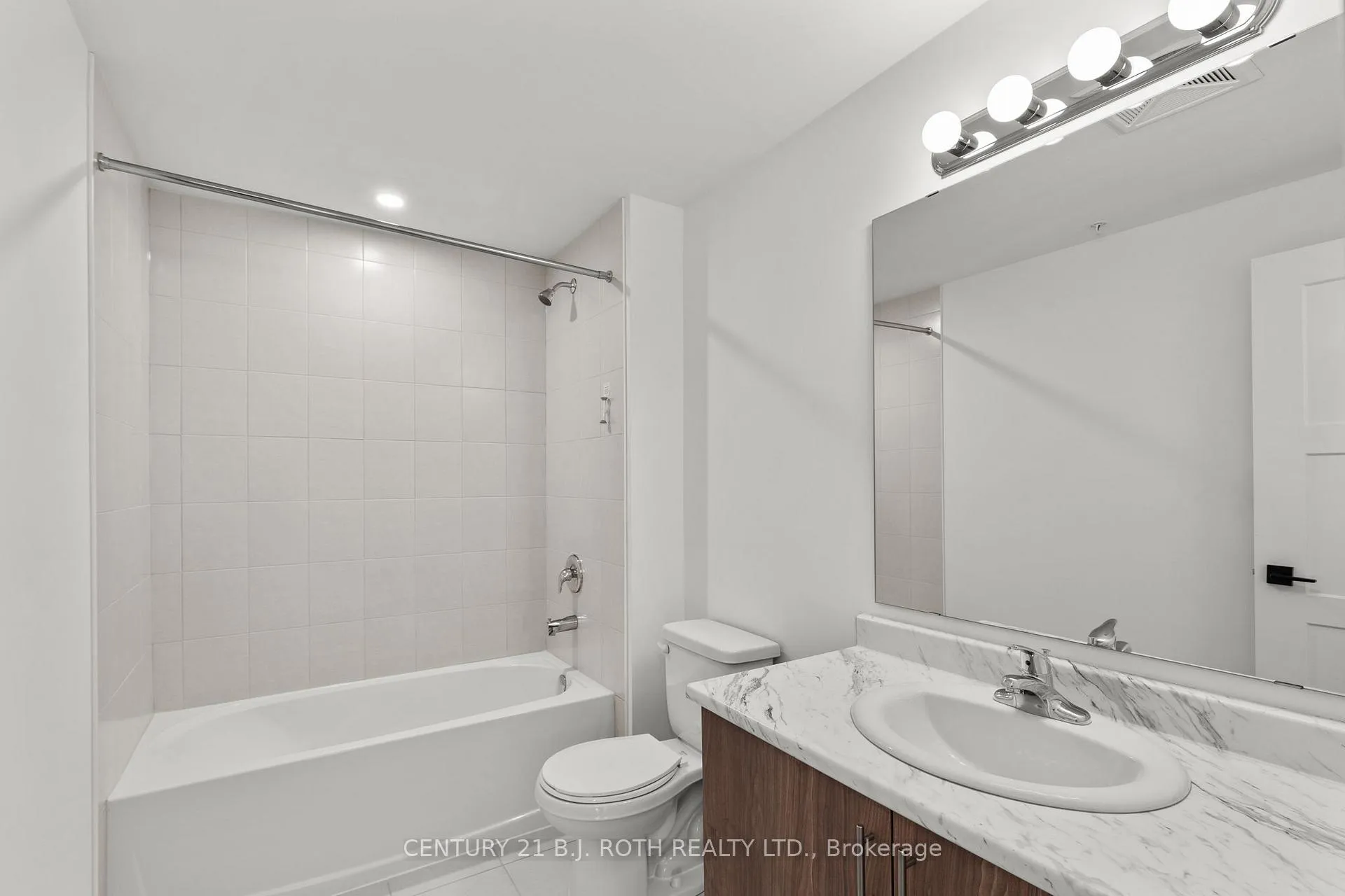 Photo 19 of Unit 303, 15 Kneeshaw Drive, Barrie, Rural Barrie Southeast — HOMEH