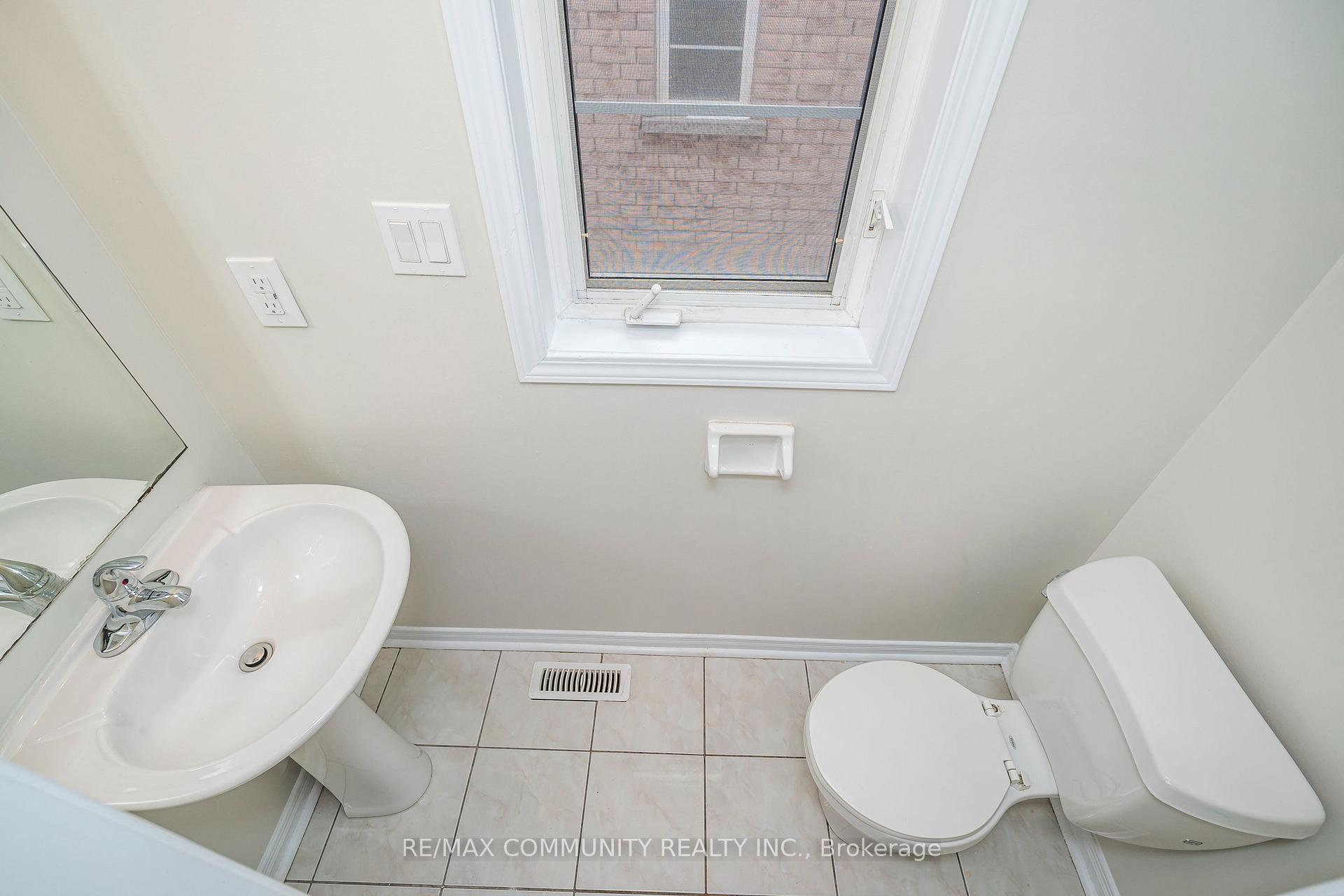 Photo 10 of 31 Cullcastle Street, Ajax, South West — HOMEH