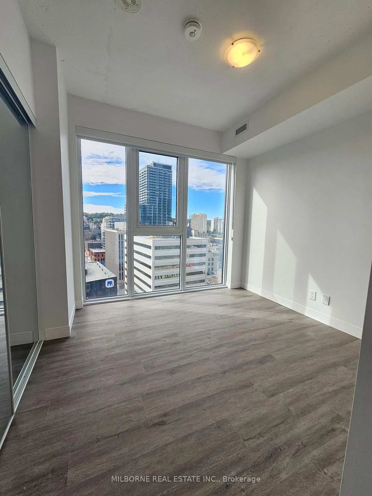 Photo 3 of Unit 1403 B, 22 Hughson Street, Hamilton, Beasley — HOMEH