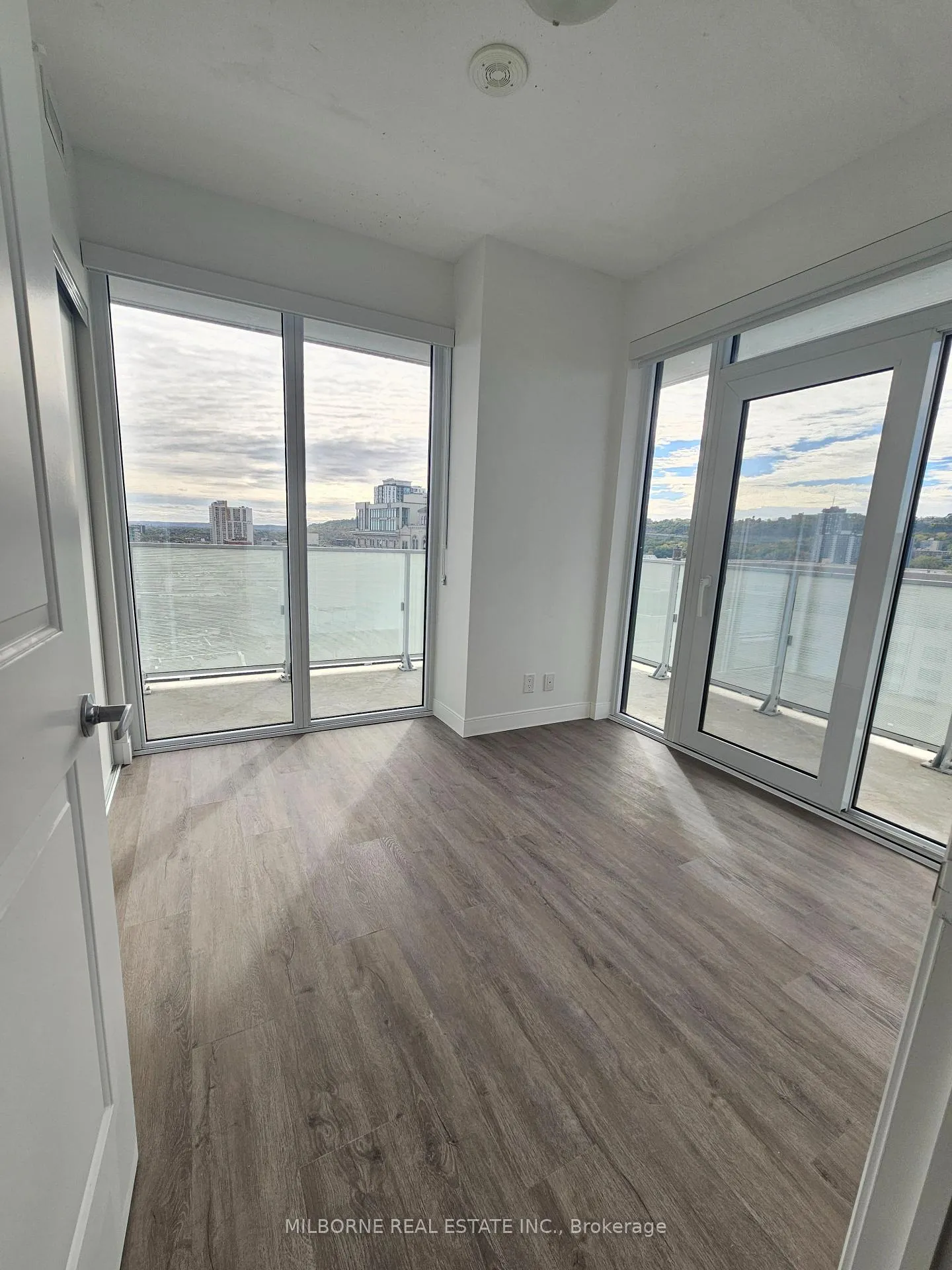 Photo 4 of Unit 1403 B, 22 Hughson Street, Hamilton, Beasley — HOMEH