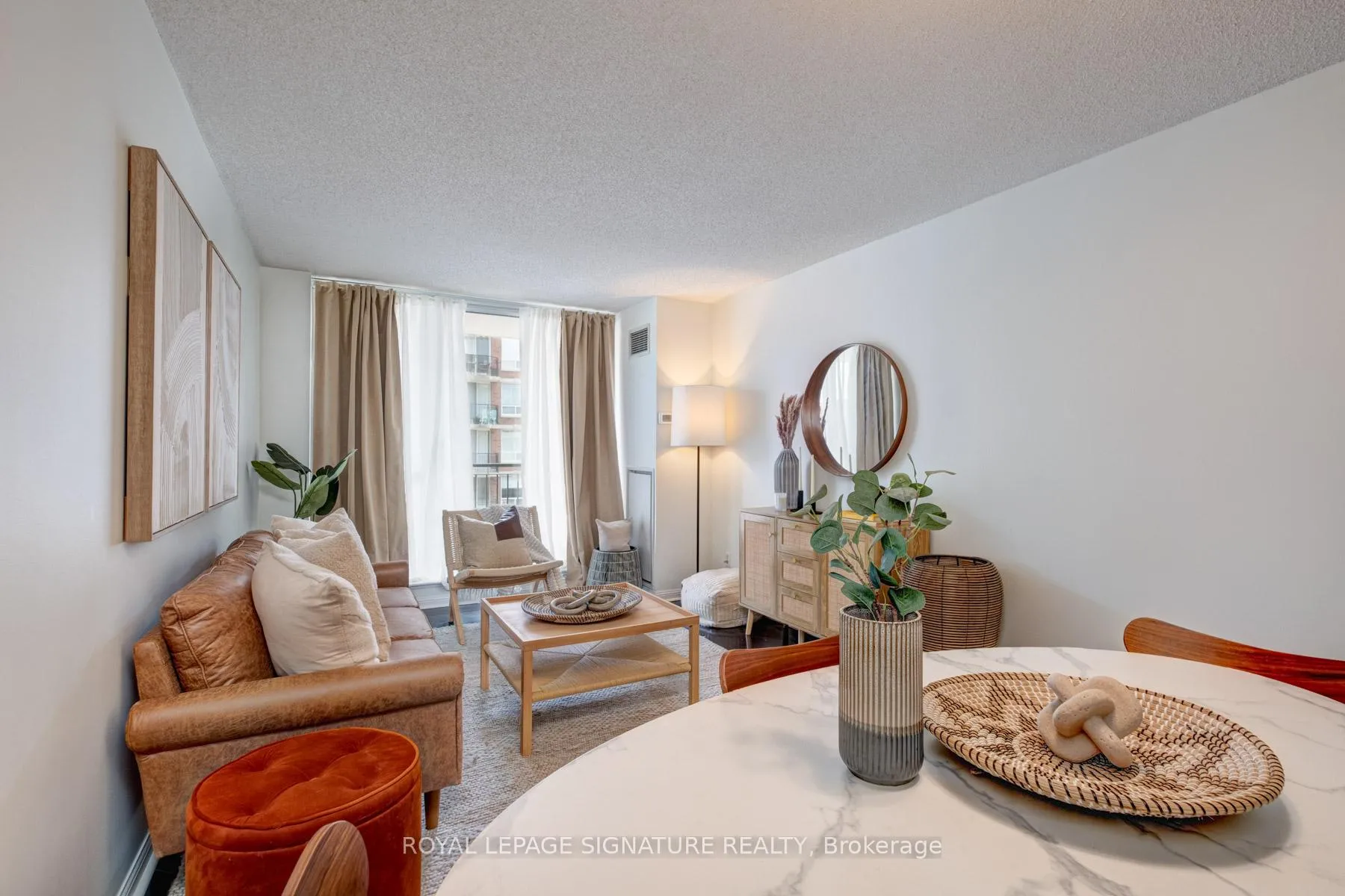 Photo 4 of Unit 401, 3130 Yonge Street, Toronto, Lawrence Park North — HOMEH