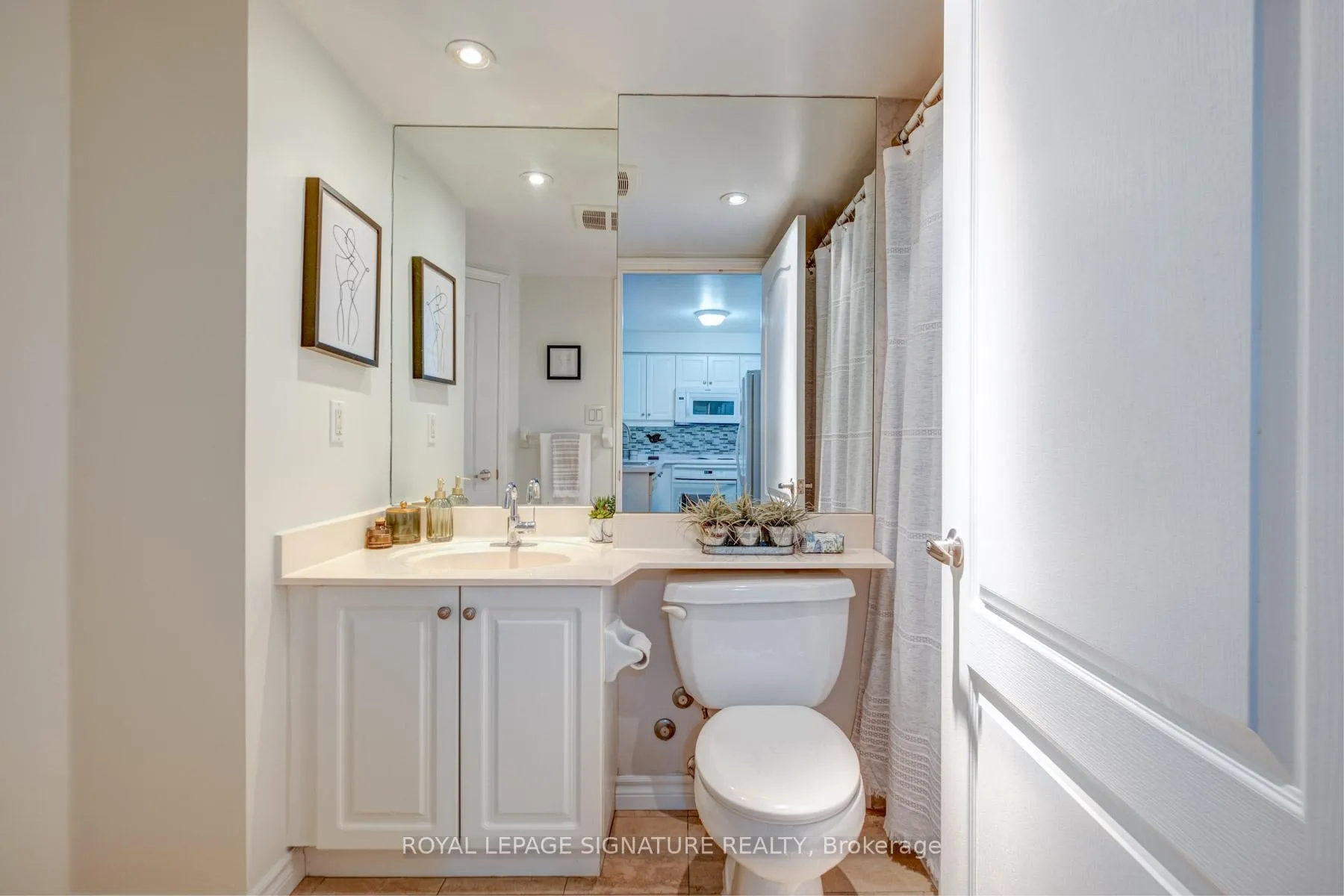 Photo 15 of Unit 401, 3130 Yonge Street, Toronto, Lawrence Park North — HOMEH