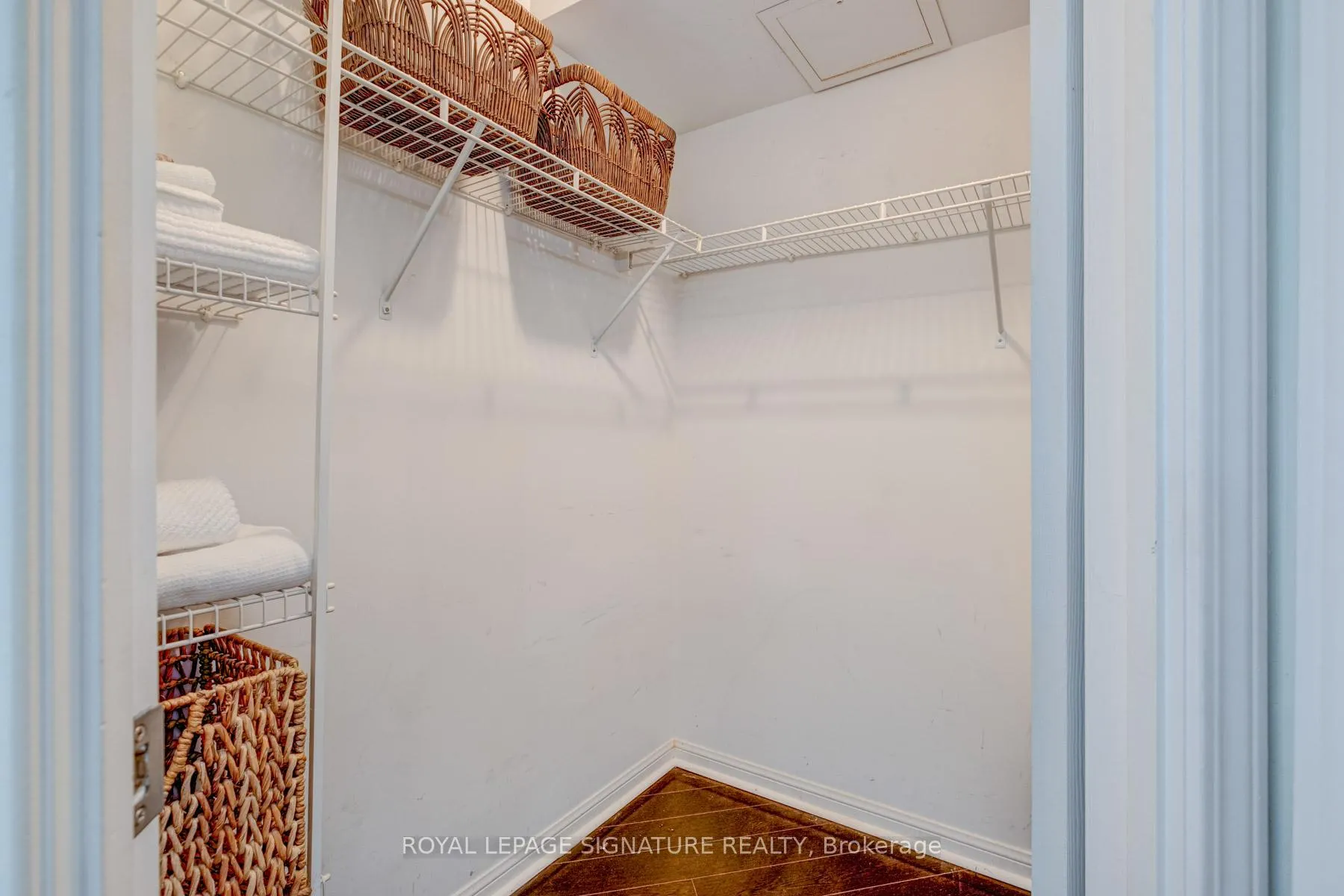 Photo 17 of Unit 401, 3130 Yonge Street, Toronto, Lawrence Park North — HOMEH