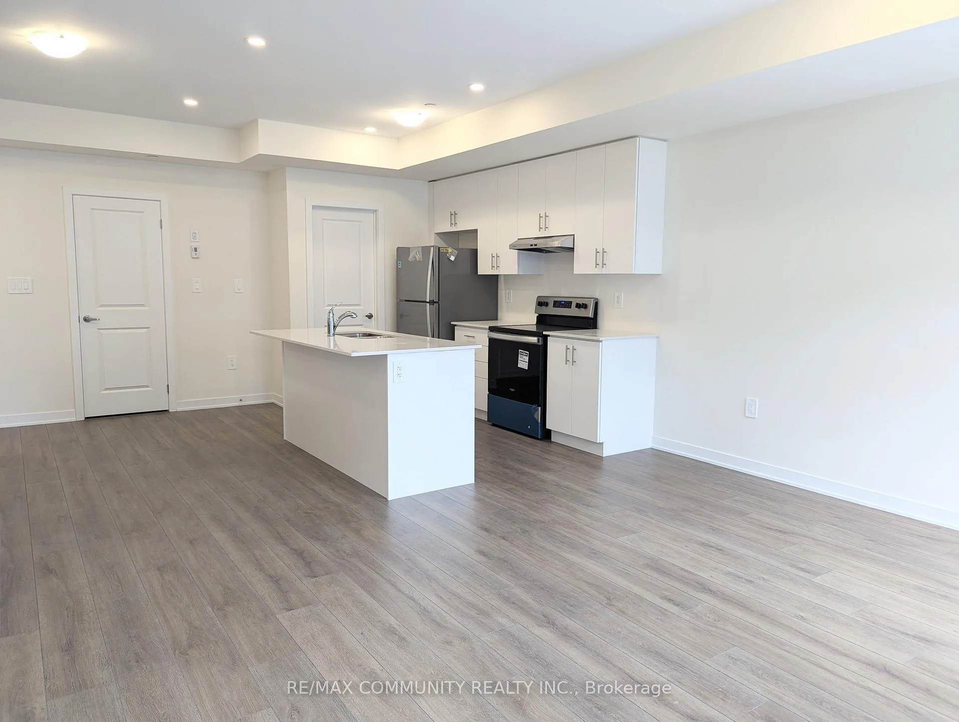 Photo 4 of Unit 312, 755 Omega Drive N, Pickering, Woodlands — HOMEH