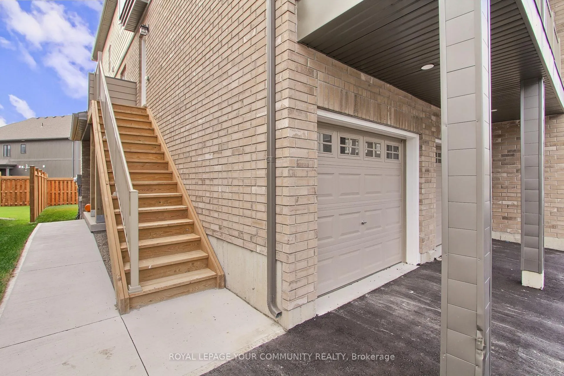 Photo 1 of Unit 2, 23 Hay Lane, Barrie, Painswick South — HOMEH