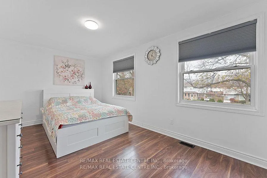 Photo 19 of 383 Durham Court, Oshawa, Vanier — HOMEH