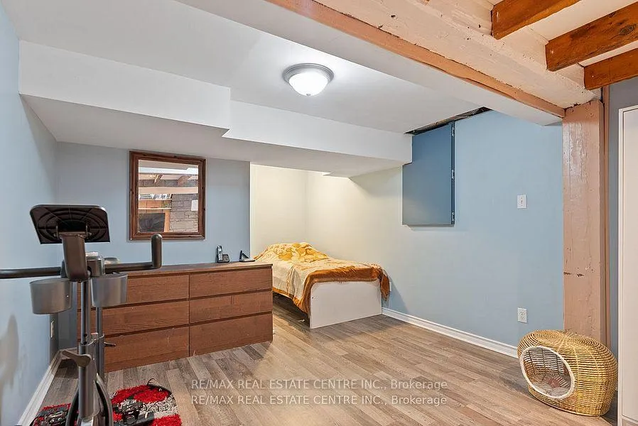 Photo 33 of 383 Durham Court, Oshawa, Vanier — HOMEH
