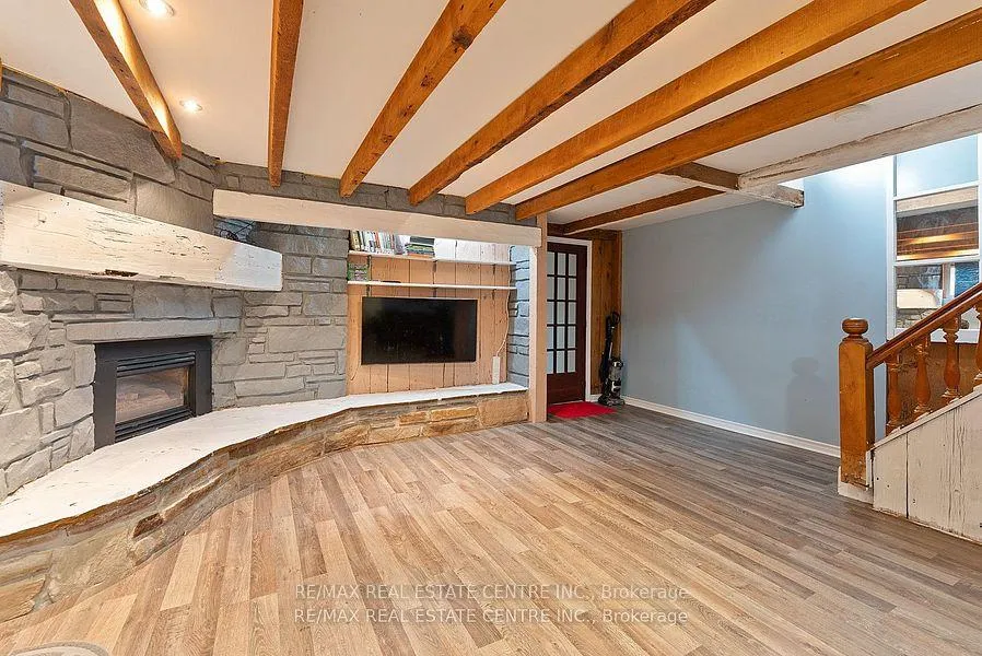 Photo 35 of 383 Durham Court, Oshawa, Vanier — HOMEH