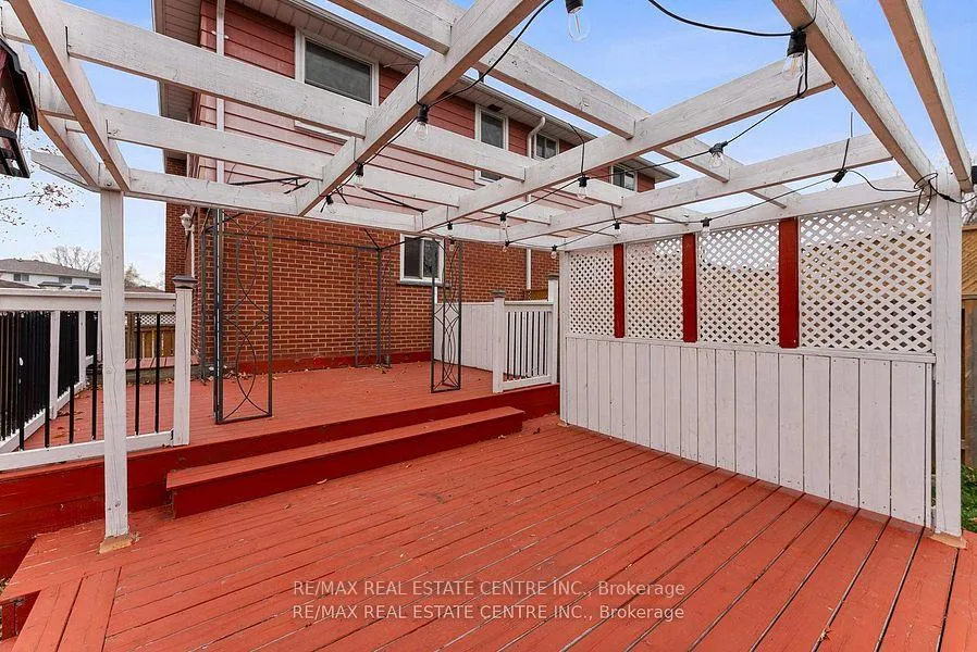 Photo 40 of 383 Durham Court, Oshawa, Vanier — HOMEH