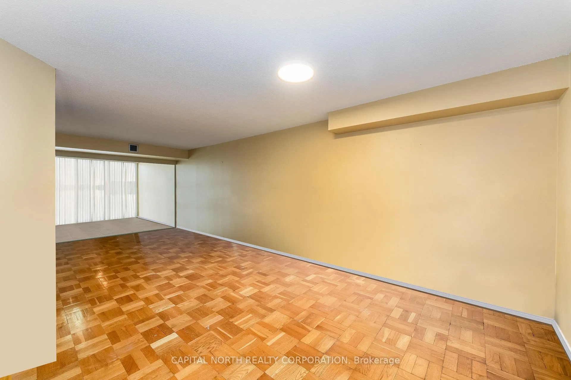 Photo 5 of Unit 319, 100 Arbors Lane, Vaughan, West Woodbridge — HOMEH