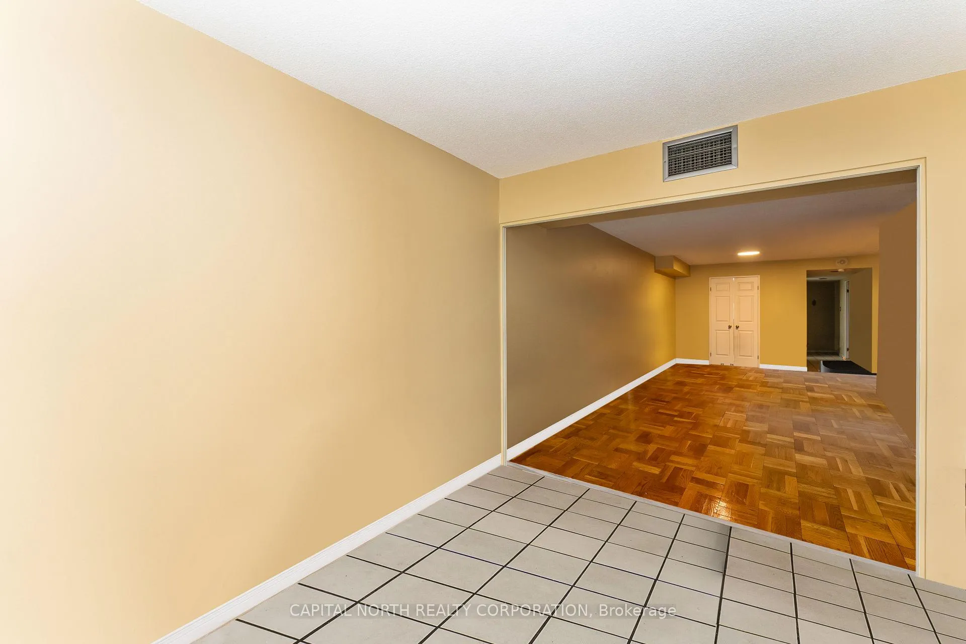 Photo 6 of Unit 319, 100 Arbors Lane, Vaughan, West Woodbridge — HOMEH