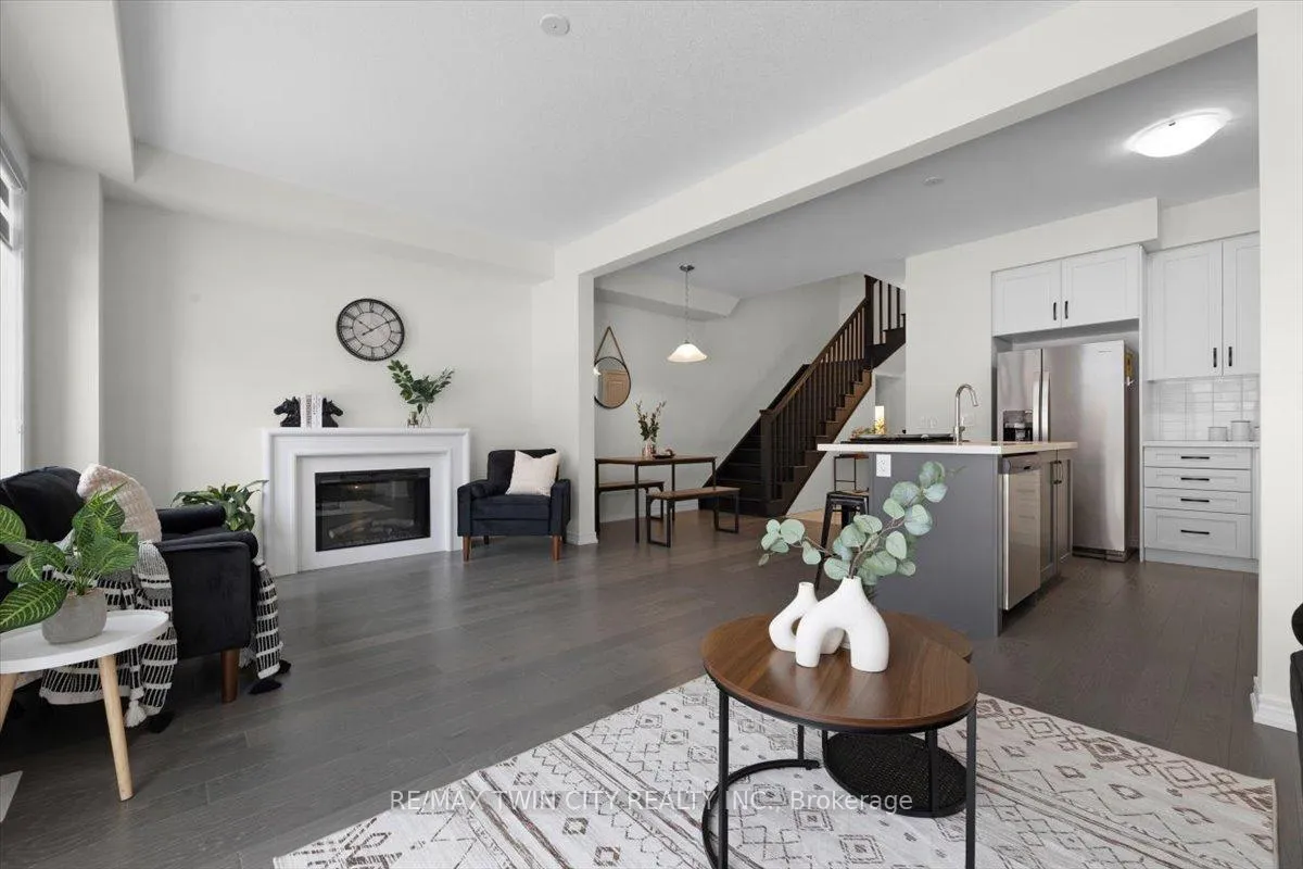 Photo 11 of 24 Roywood Street E, Kitchener — HOMEH