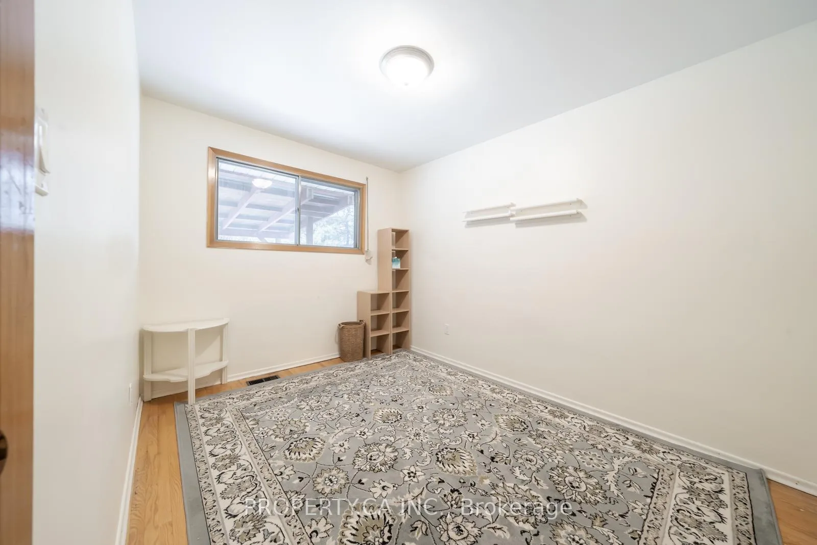 Photo 6 of 371 Westmount Road E, Kitchener — HOMEH