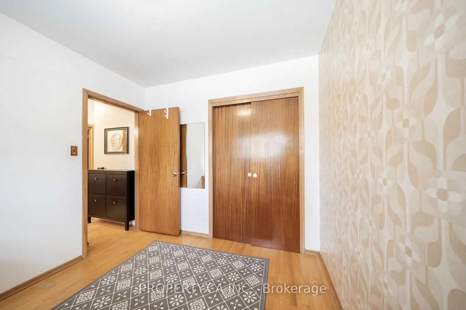 Photo 9 of 371 Westmount Road E, Kitchener — HOMEH