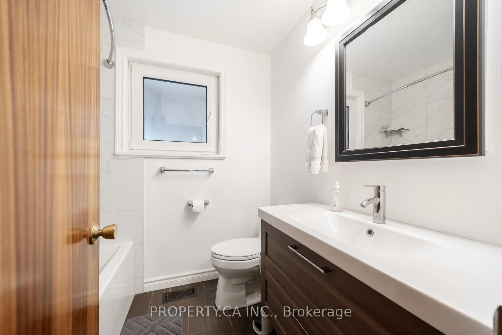 Photo 10 of 371 Westmount Road E, Kitchener — HOMEH