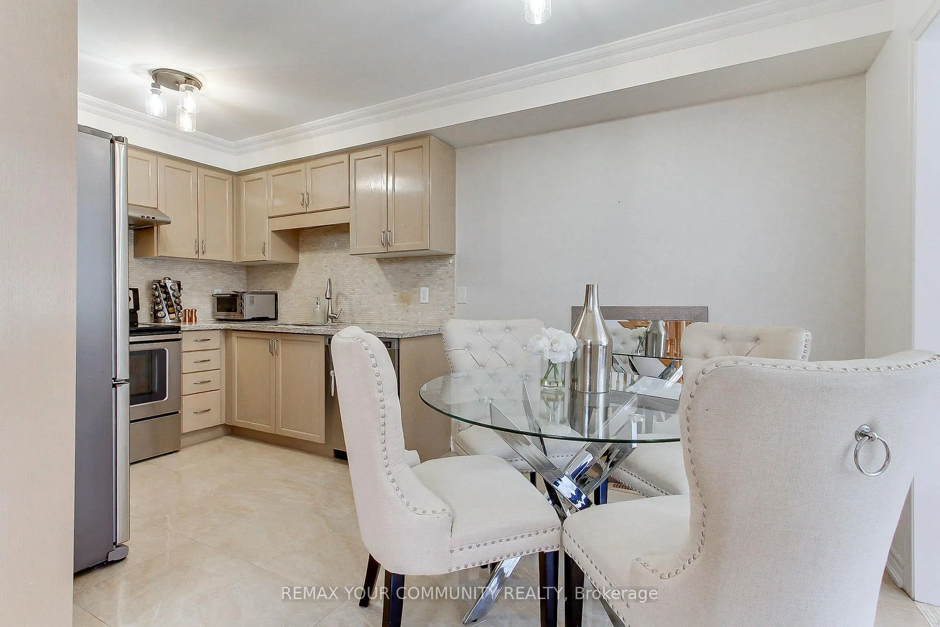 Photo 7 of 45 Harmony Road, Vaughan, Patterson — HOMEH