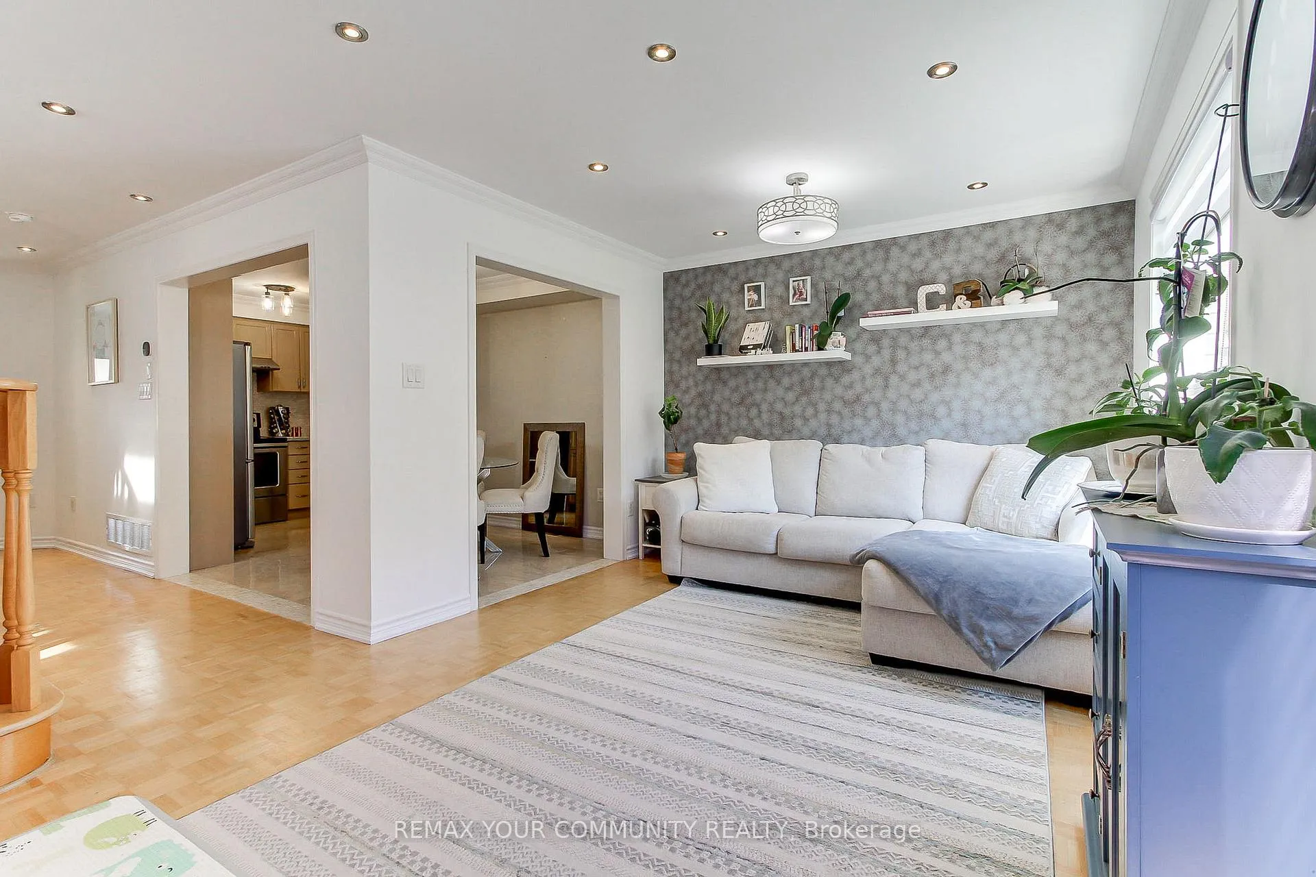 Photo 9 of 45 Harmony Road, Vaughan, Patterson — HOMEH