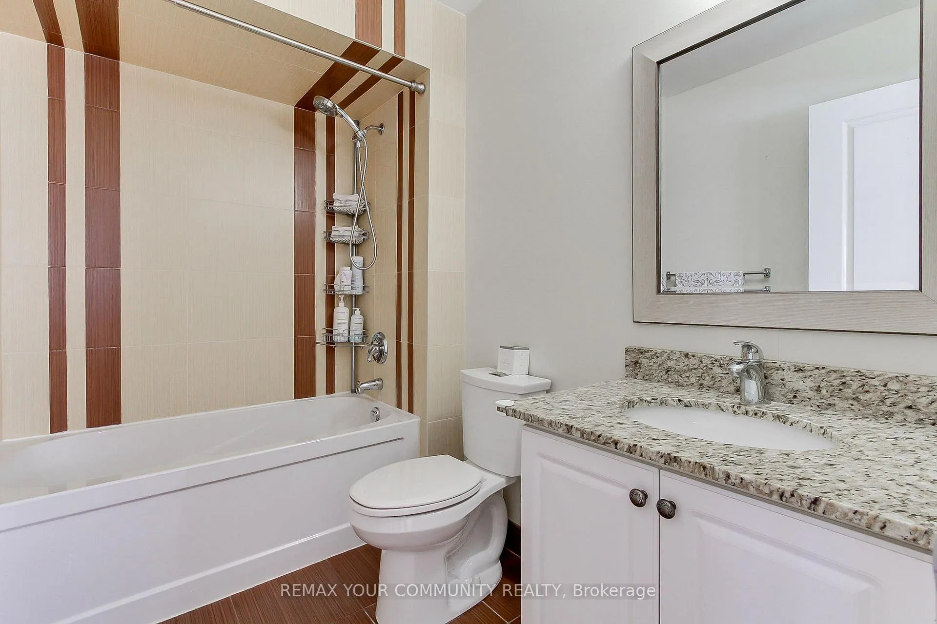 Photo 17 of 45 Harmony Road, Vaughan, Patterson — HOMEH
